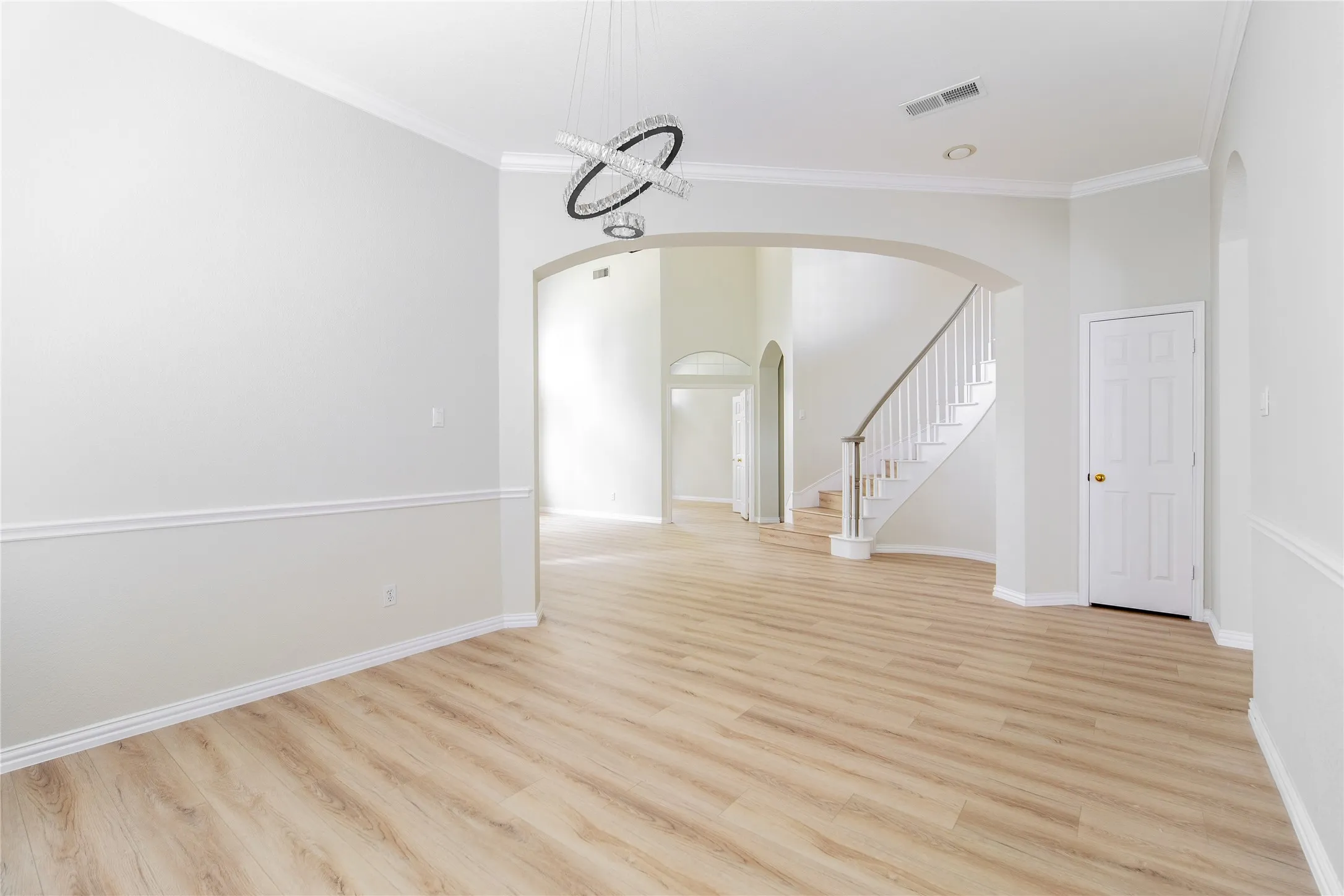 Single Family Residence For Sale in Collin County , 2305 Eldger Drive, Plano, Texas 75025, 4 Bedroom, 4 Bathroom, 2 Garage spaces, 3,431 Sqft, built in 1995, mls#21397106, Real Estate Agent in Plano, Homes For Sale in Collin county, Homes For Sale in Plano, Realtor in Plano Texas, Real Estate Brokerage Independent Realty Texas, Luminita Cordes Realtor