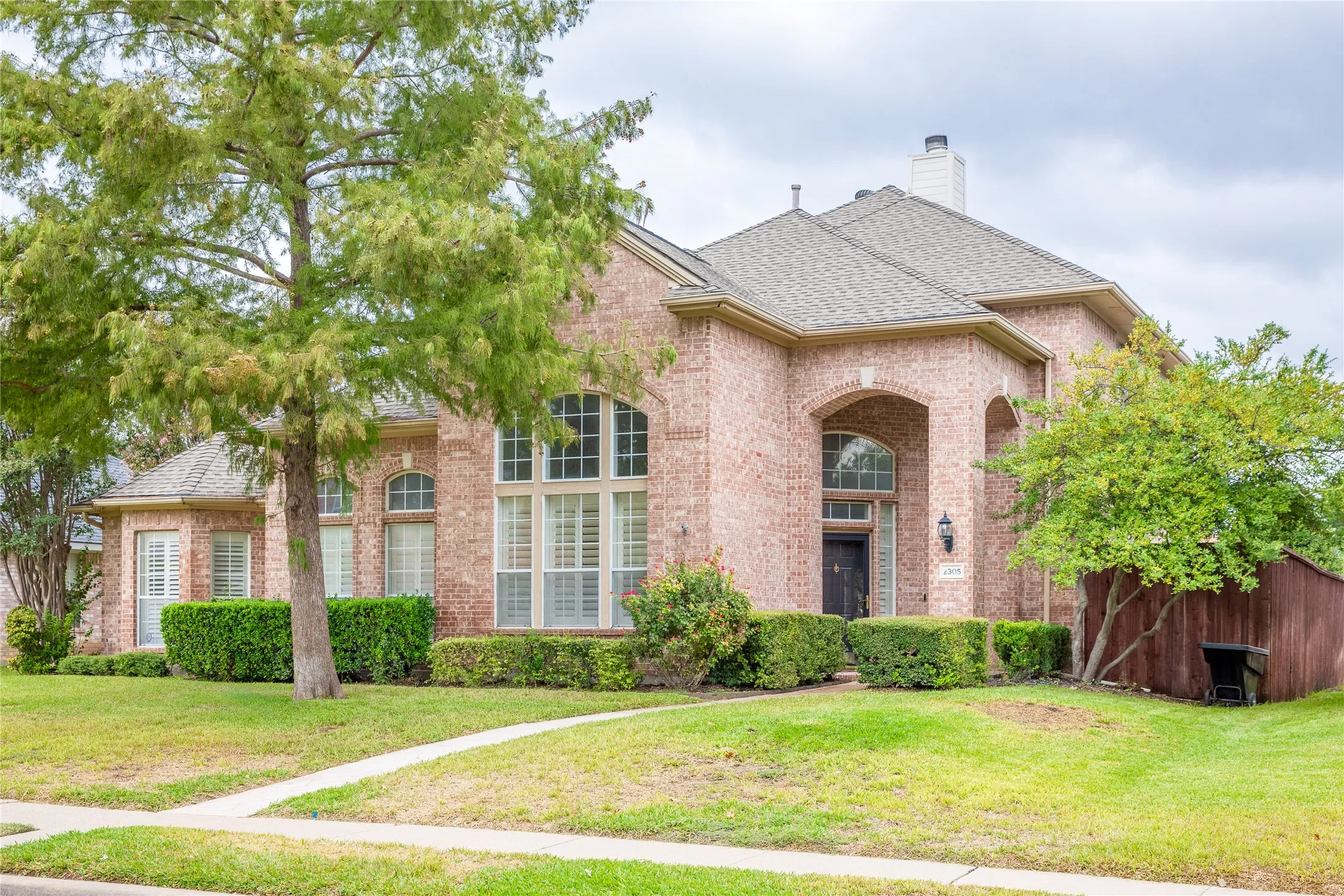 Single Family Residence For Sale in Collin County , 2305 Eldger Drive, Plano, Texas 75025, 4 Bedroom, 4 Bathroom, 2 Garage spaces, 3,431 Sqft, built in 1995, mls#21397106, Real Estate Agent in Plano, Homes For Sale in Collin county, Homes For Sale in Plano, Realtor in Plano Texas, Real Estate Brokerage Independent Realty Texas, Luminita Cordes Realtor