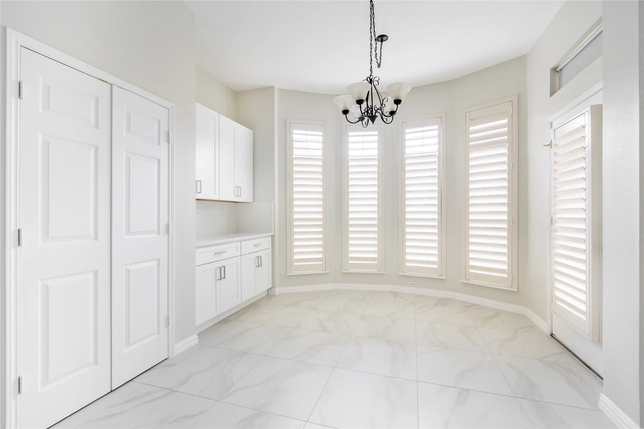 Single Family Residence For Sale in Collin County , 2305 Eldger Drive, Plano, Texas 75025, 4 Bedroom, 4 Bathroom, 2 Garage spaces, 3,431 Sqft, built in 1995, mls#21397106, Real Estate Agent in Plano, Homes For Sale in Collin county, Homes For Sale in Plano, Realtor in Plano Texas, Real Estate Brokerage Independent Realty Texas, Luminita Cordes Realtor