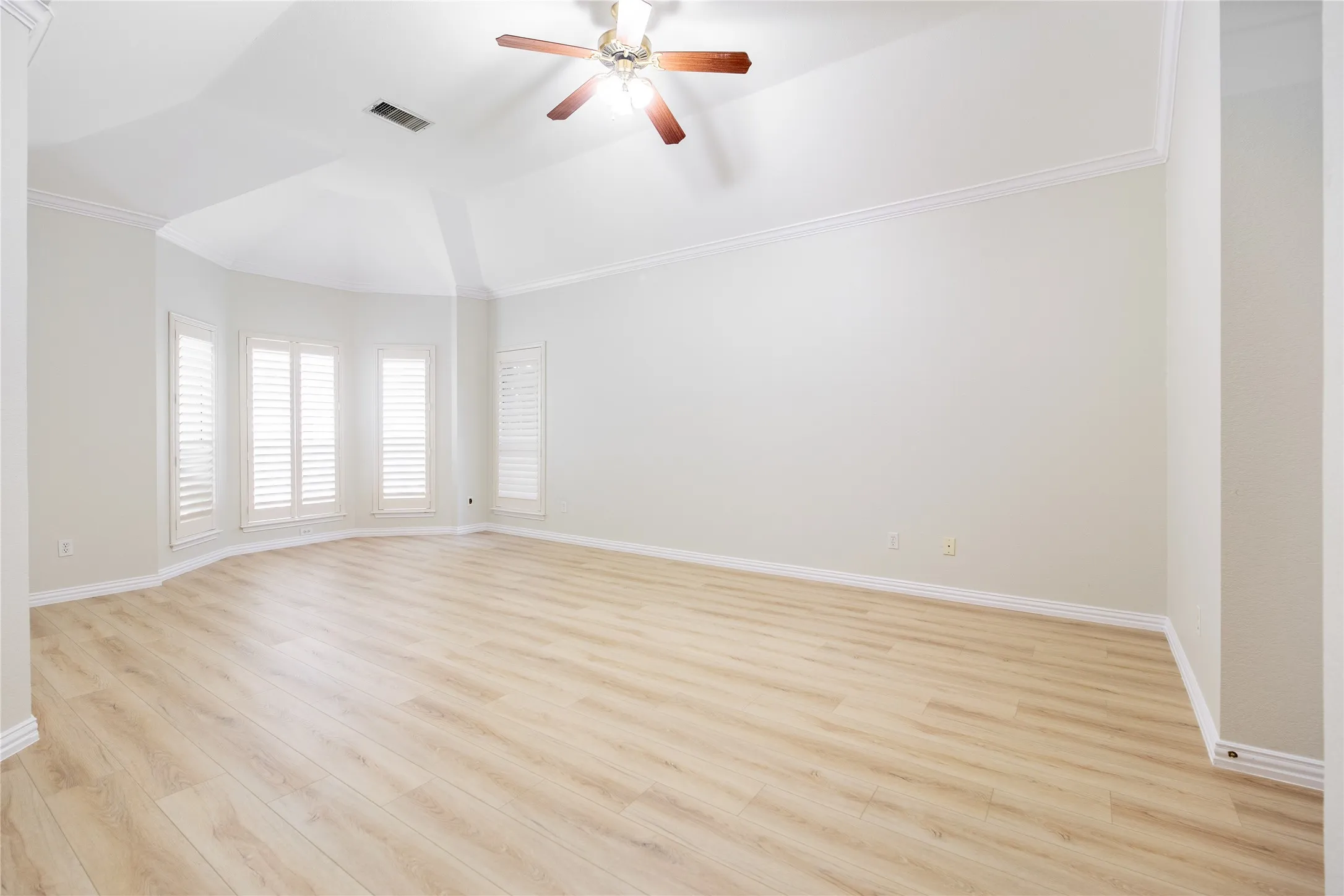 Single Family Residence For Sale in Collin County , 2305 Eldger Drive, Plano, Texas 75025, 4 Bedroom, 4 Bathroom, 2 Garage spaces, 3,431 Sqft, built in 1995, mls#21397106, Real Estate Agent in Plano, Homes For Sale in Collin county, Homes For Sale in Plano, Realtor in Plano Texas, Real Estate Brokerage Independent Realty Texas, Luminita Cordes Realtor