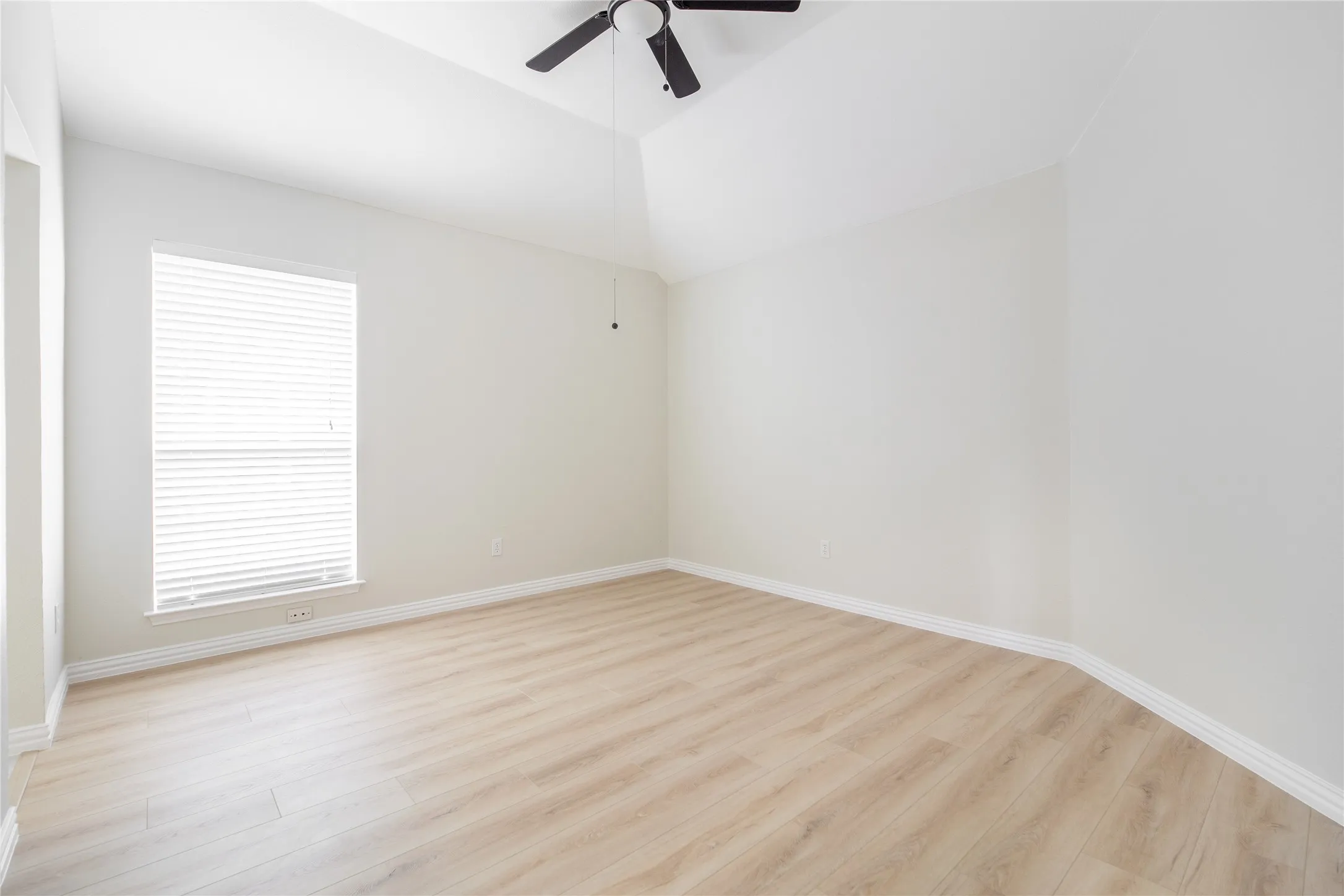 Single Family Residence For Sale in Collin County , 2305 Eldger Drive, Plano, Texas 75025, 4 Bedroom, 4 Bathroom, 2 Garage spaces, 3,431 Sqft, built in 1995, mls#21397106, Real Estate Agent in Plano, Homes For Sale in Collin county, Homes For Sale in Plano, Realtor in Plano Texas, Real Estate Brokerage Independent Realty Texas, Luminita Cordes Realtor