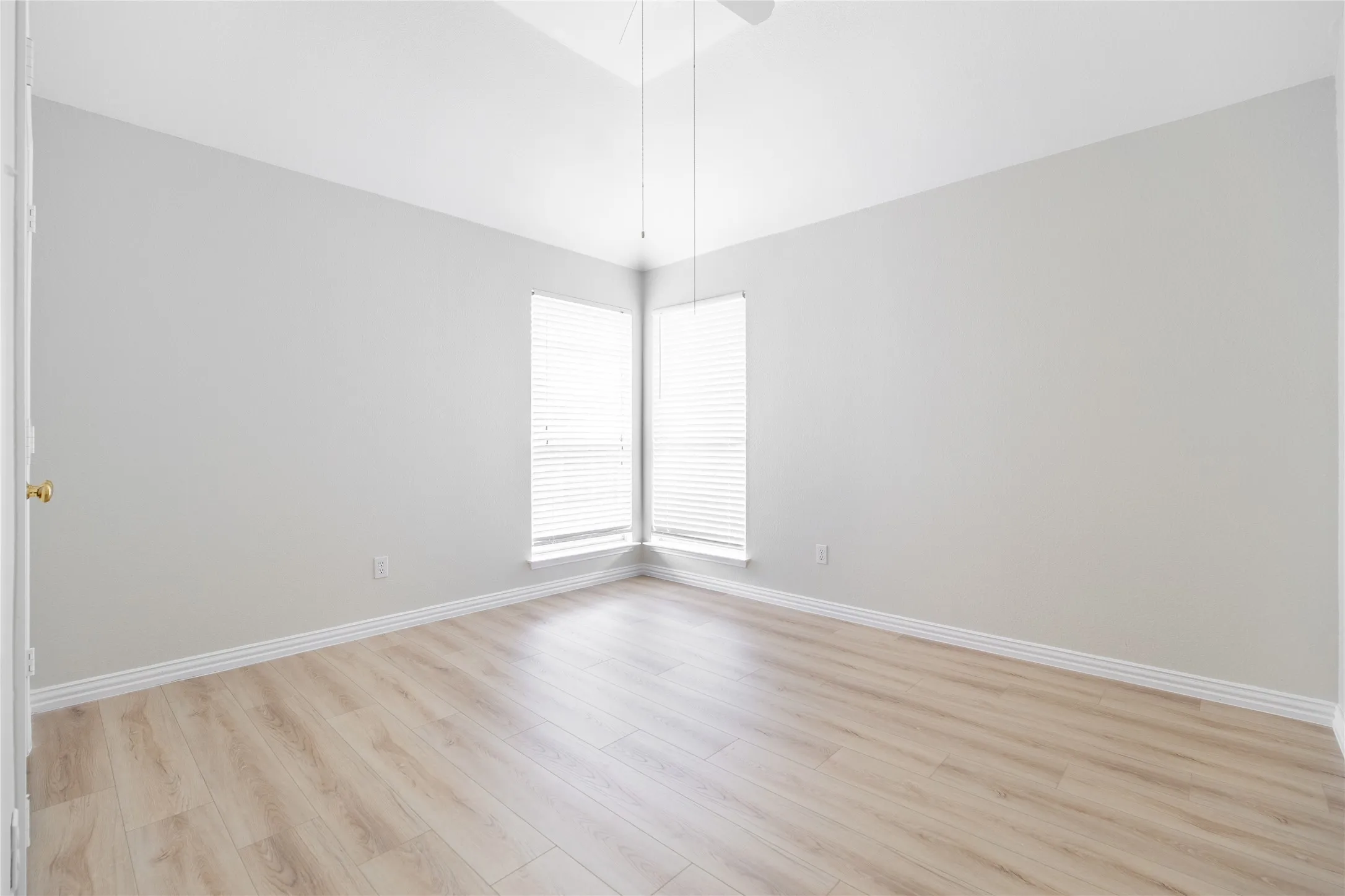 Single Family Residence For Sale in Collin County , 2305 Eldger Drive, Plano, Texas 75025, 4 Bedroom, 4 Bathroom, 2 Garage spaces, 3,431 Sqft, built in 1995, mls#21397106, Real Estate Agent in Plano, Homes For Sale in Collin county, Homes For Sale in Plano, Realtor in Plano Texas, Real Estate Brokerage Independent Realty Texas, Luminita Cordes Realtor