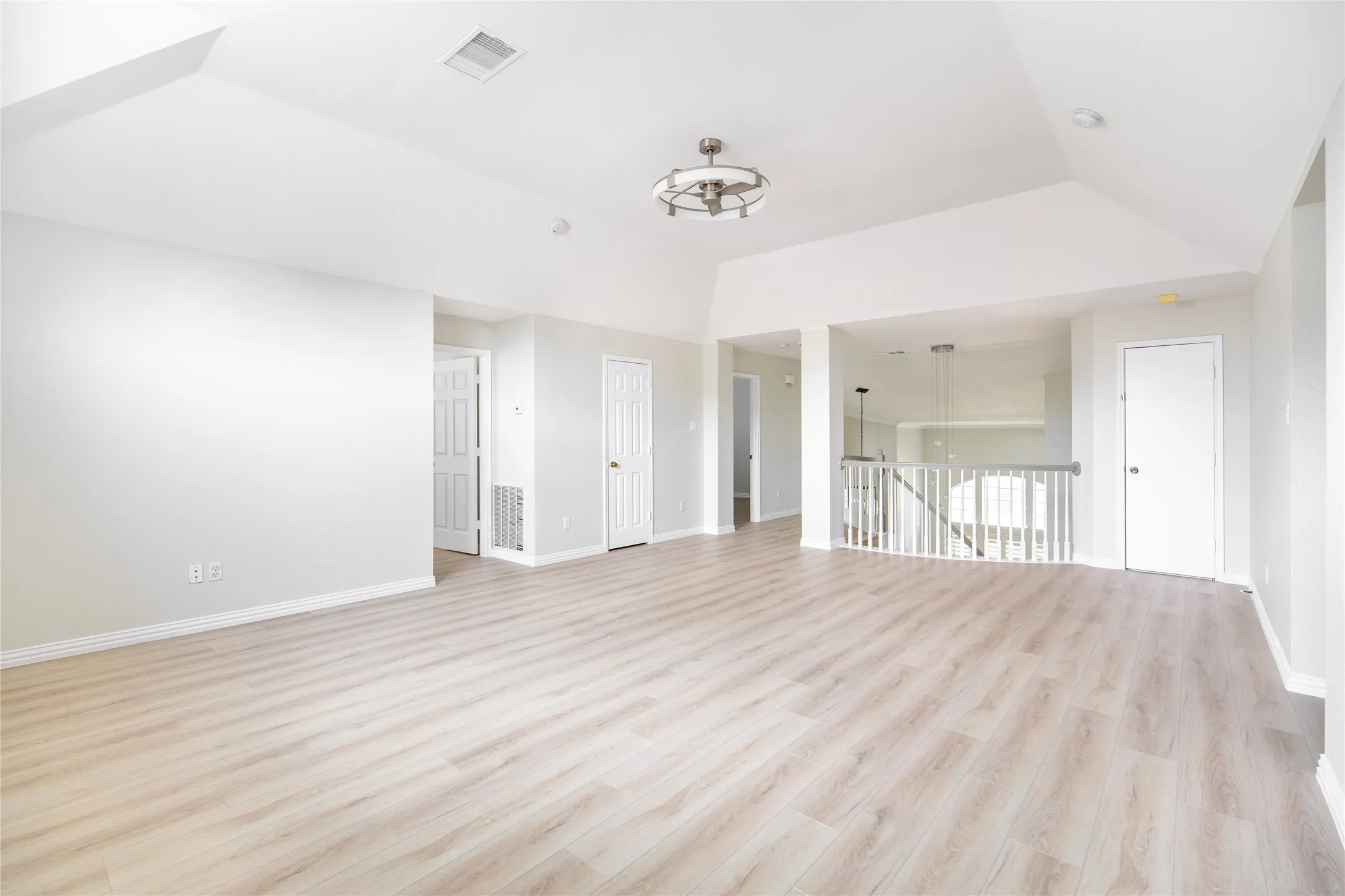Single Family Residence For Sale in Collin County , 2305 Eldger Drive, Plano, Texas 75025, 4 Bedroom, 4 Bathroom, 2 Garage spaces, 3,431 Sqft, built in 1995, mls#21397106, Real Estate Agent in Plano, Homes For Sale in Collin county, Homes For Sale in Plano, Realtor in Plano Texas, Real Estate Brokerage Independent Realty Texas, Luminita Cordes Realtor