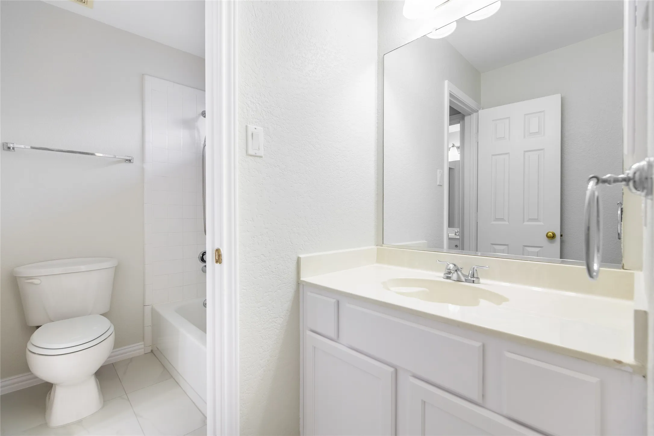 Single Family Residence For Sale in Collin County , 2305 Eldger Drive, Plano, Texas 75025, 4 Bedroom, 4 Bathroom, 2 Garage spaces, 3,431 Sqft, built in 1995, mls#21397106, Real Estate Agent in Plano, Homes For Sale in Collin county, Homes For Sale in Plano, Realtor in Plano Texas, Real Estate Brokerage Independent Realty Texas, Luminita Cordes Realtor
