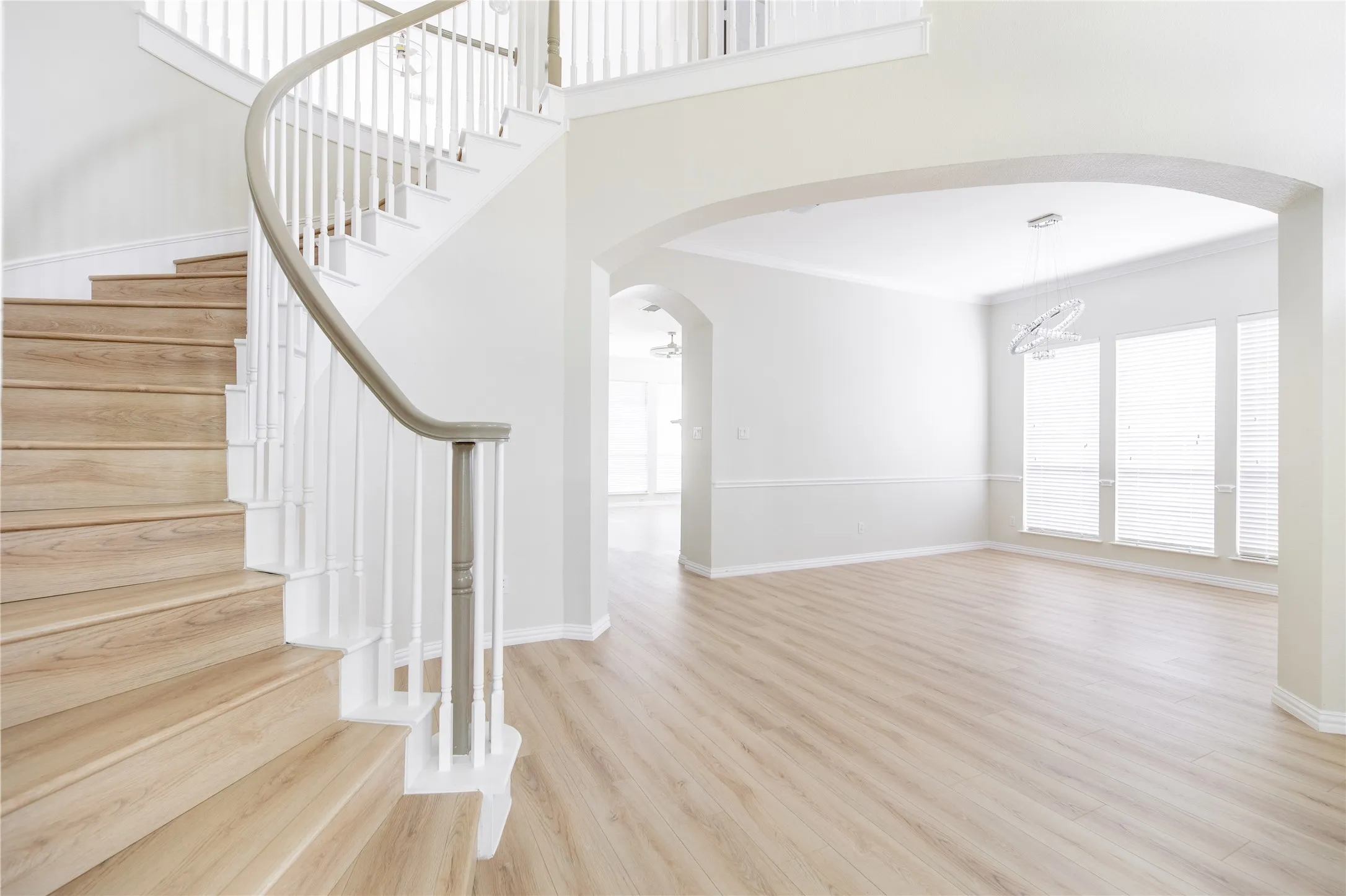 Single Family Residence For Sale in Collin County , 2305 Eldger Drive, Plano, Texas 75025, 4 Bedroom, 4 Bathroom, 2 Garage spaces, 3,431 Sqft, built in 1995, mls#21397106, Real Estate Agent in Plano, Homes For Sale in Collin county, Homes For Sale in Plano, Realtor in Plano Texas, Real Estate Brokerage Independent Realty Texas, Luminita Cordes Realtor