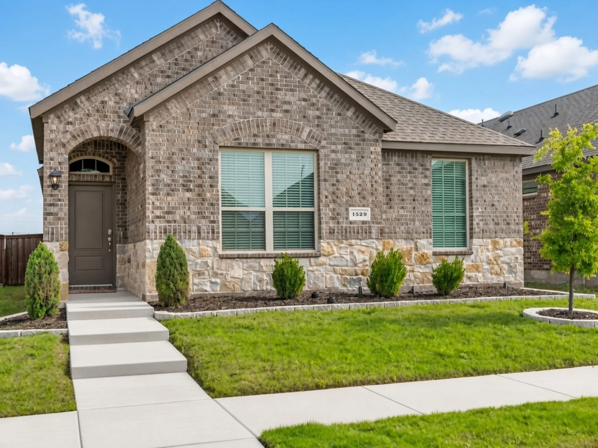 Single Family Residence For Sale in Collin County , 1529 Bennington Lane, Celina, Texas 75009, 3 Bedroom, 2 Bathroom, 2 Garage spaces, 1,532 Sqft, built in 2020, mls#21403815, Real Estate Agent in Celina, Homes For Sale in Collin county, Homes For Sale in Celina, Realtor in Celina Texas, Real Estate Brokerage Independent Realty Texas, Luminita Cordes Realtor