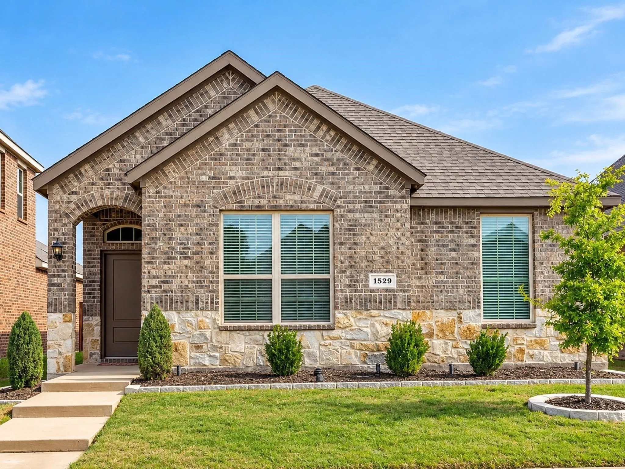 Single Family Residence For Sale in Collin County , 1529 Bennington Lane, Celina, Texas 75009, 3 Bedroom, 2 Bathroom, 2 Garage spaces, 1,532 Sqft, built in 2020, mls#21403815, Real Estate Agent in Celina, Homes For Sale in Collin county, Homes For Sale in Celina, Realtor in Celina Texas, Real Estate Brokerage Independent Realty Texas, Luminita Cordes Realtor