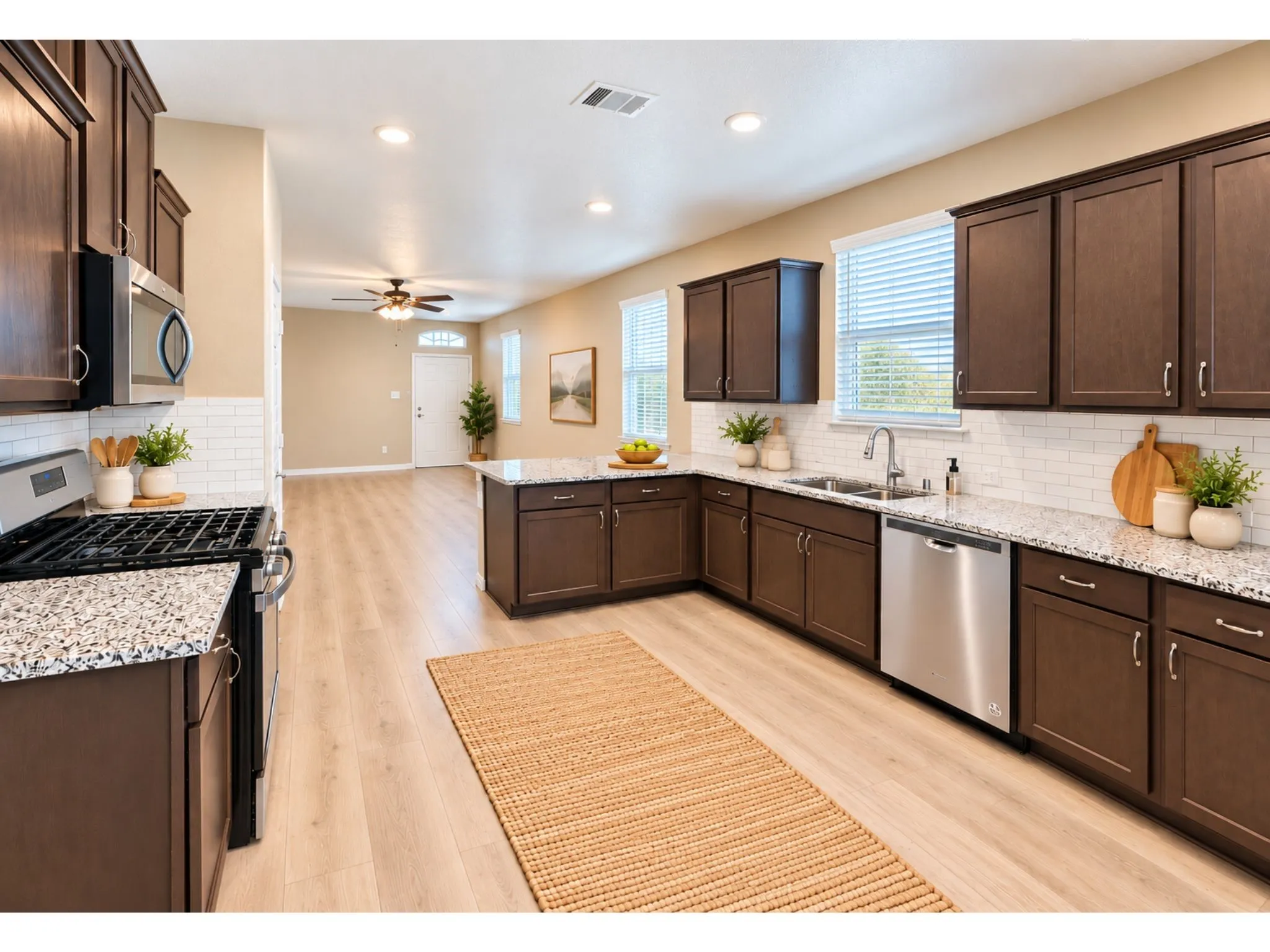 Single Family Residence For Sale in Collin County , 1529 Bennington Lane, Celina, Texas 75009, 3 Bedroom, 2 Bathroom, 2 Garage spaces, 1,532 Sqft, built in 2020, mls#21403815, Real Estate Agent in Celina, Homes For Sale in Collin county, Homes For Sale in Celina, Realtor in Celina Texas, Real Estate Brokerage Independent Realty Texas, Luminita Cordes Realtor