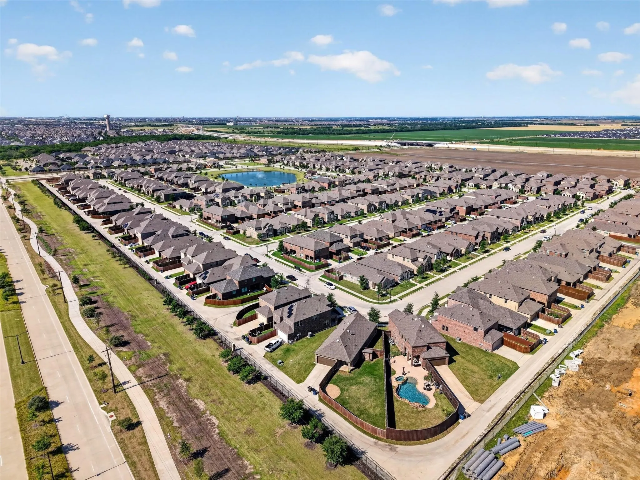 Single Family Residence For Sale in Collin County , 1529 Bennington Lane, Celina, Texas 75009, 3 Bedroom, 2 Bathroom, 2 Garage spaces, 1,532 Sqft, built in 2020, mls#21403815, Real Estate Agent in Celina, Homes For Sale in Collin county, Homes For Sale in Celina, Realtor in Celina Texas, Real Estate Brokerage Independent Realty Texas, Luminita Cordes Realtor