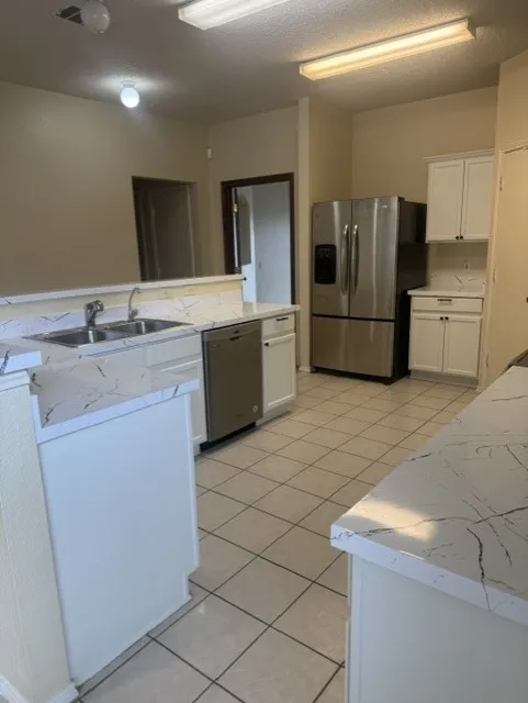 Single Family Residence For Rent in Tarrant County , 1403 Eveningcrest Court, Arlington, Texas 76002, 4 Bedroom, 2 Bathroom, 2 Garage spaces, 2,126 Sqft, built in 2000, mls#21404035, Real Estate Agent in Arlington, Homes For Rent in Tarrant county, Homes For Rent in Arlington, Realtor in Arlington Texas, Real Estate Brokerage Independent Realty Texas, Luminita Cordes Realtor