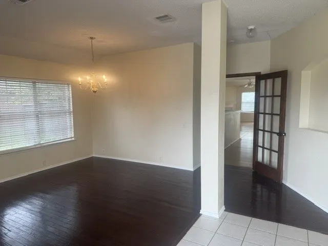 Single Family Residence For Rent in Tarrant County , 1403 Eveningcrest Court, Arlington, Texas 76002, 4 Bedroom, 2 Bathroom, 2 Garage spaces, 2,126 Sqft, built in 2000, mls#21404035, Real Estate Agent in Arlington, Homes For Rent in Tarrant county, Homes For Rent in Arlington, Realtor in Arlington Texas, Real Estate Brokerage Independent Realty Texas, Luminita Cordes Realtor