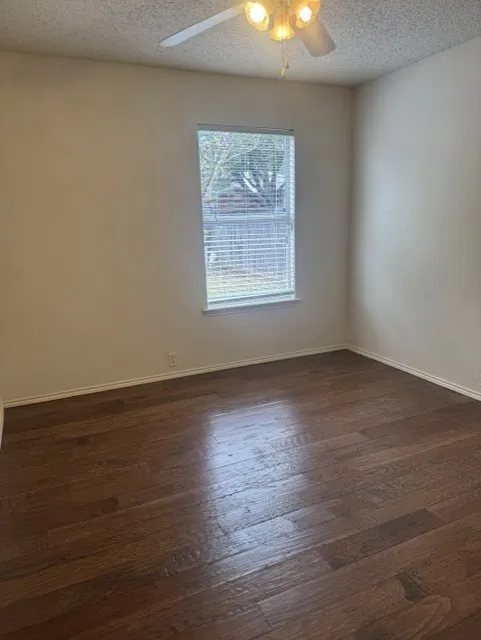 Single Family Residence For Rent in Tarrant County , 1403 Eveningcrest Court, Arlington, Texas 76002, 4 Bedroom, 2 Bathroom, 2 Garage spaces, 2,126 Sqft, built in 2000, mls#21404035, Real Estate Agent in Arlington, Homes For Rent in Tarrant county, Homes For Rent in Arlington, Realtor in Arlington Texas, Real Estate Brokerage Independent Realty Texas, Luminita Cordes Realtor