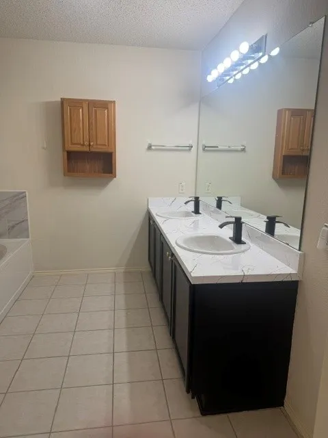 Single Family Residence For Rent in Tarrant County , 1403 Eveningcrest Court, Arlington, Texas 76002, 4 Bedroom, 2 Bathroom, 2 Garage spaces, 2,126 Sqft, built in 2000, mls#21404035, Real Estate Agent in Arlington, Homes For Rent in Tarrant county, Homes For Rent in Arlington, Realtor in Arlington Texas, Real Estate Brokerage Independent Realty Texas, Luminita Cordes Realtor