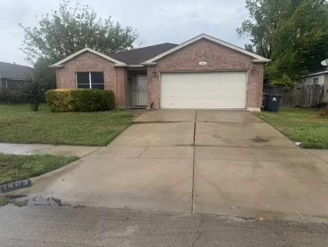 Single Family Residence For Rent in Tarrant County , 1403 Eveningcrest Court, Arlington, Texas 76002, 4 Bedroom, 2 Bathroom, 2 Garage spaces, 2,126 Sqft, built in 2000, mls#21404035, Real Estate Agent in Arlington, Homes For Rent in Tarrant county, Homes For Rent in Arlington, Realtor in Arlington Texas, Real Estate Brokerage Independent Realty Texas, Luminita Cordes Realtor