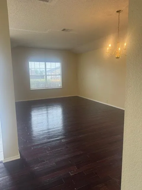 Single Family Residence For Rent in Tarrant County , 1403 Eveningcrest Court, Arlington, Texas 76002, 4 Bedroom, 2 Bathroom, 2 Garage spaces, 2,126 Sqft, built in 2000, mls#21404035, Real Estate Agent in Arlington, Homes For Rent in Tarrant county, Homes For Rent in Arlington, Realtor in Arlington Texas, Real Estate Brokerage Independent Realty Texas, Luminita Cordes Realtor