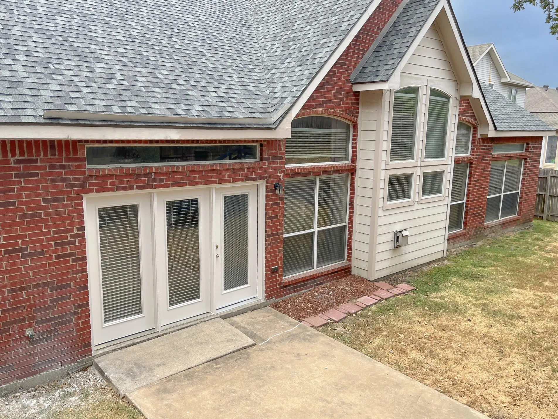 Single Family Residence For Sale in Denton County , 1617 Buena Vista Drive, Denton, Texas 76210, 4 Bedroom, 4 Bathroom, 3 Garage spaces, 3,692 Sqft, built in 2000, mls#21405221, Real Estate Agent in Denton, Homes For Sale in Denton county, Homes For Sale in Denton, Realtor in Denton Texas, Real Estate Brokerage Independent Realty Texas, Luminita Cordes Realtor