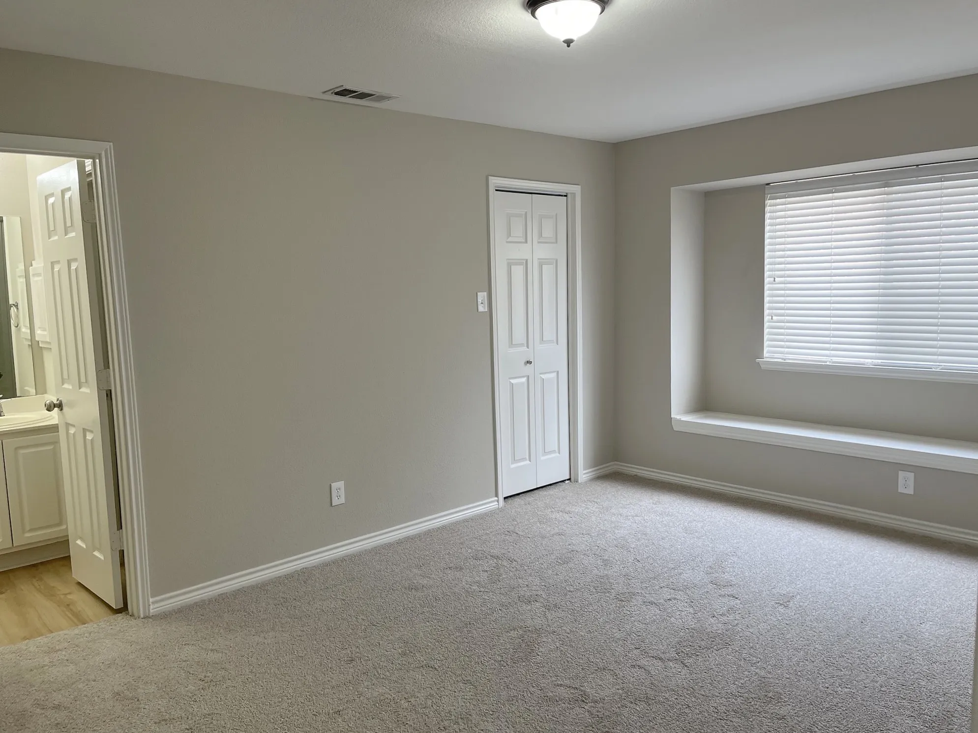 Single Family Residence For Sale in Denton County , 1617 Buena Vista Drive, Denton, Texas 76210, 4 Bedroom, 4 Bathroom, 3 Garage spaces, 3,692 Sqft, built in 2000, mls#21405221, Real Estate Agent in Denton, Homes For Sale in Denton county, Homes For Sale in Denton, Realtor in Denton Texas, Real Estate Brokerage Independent Realty Texas, Luminita Cordes Realtor