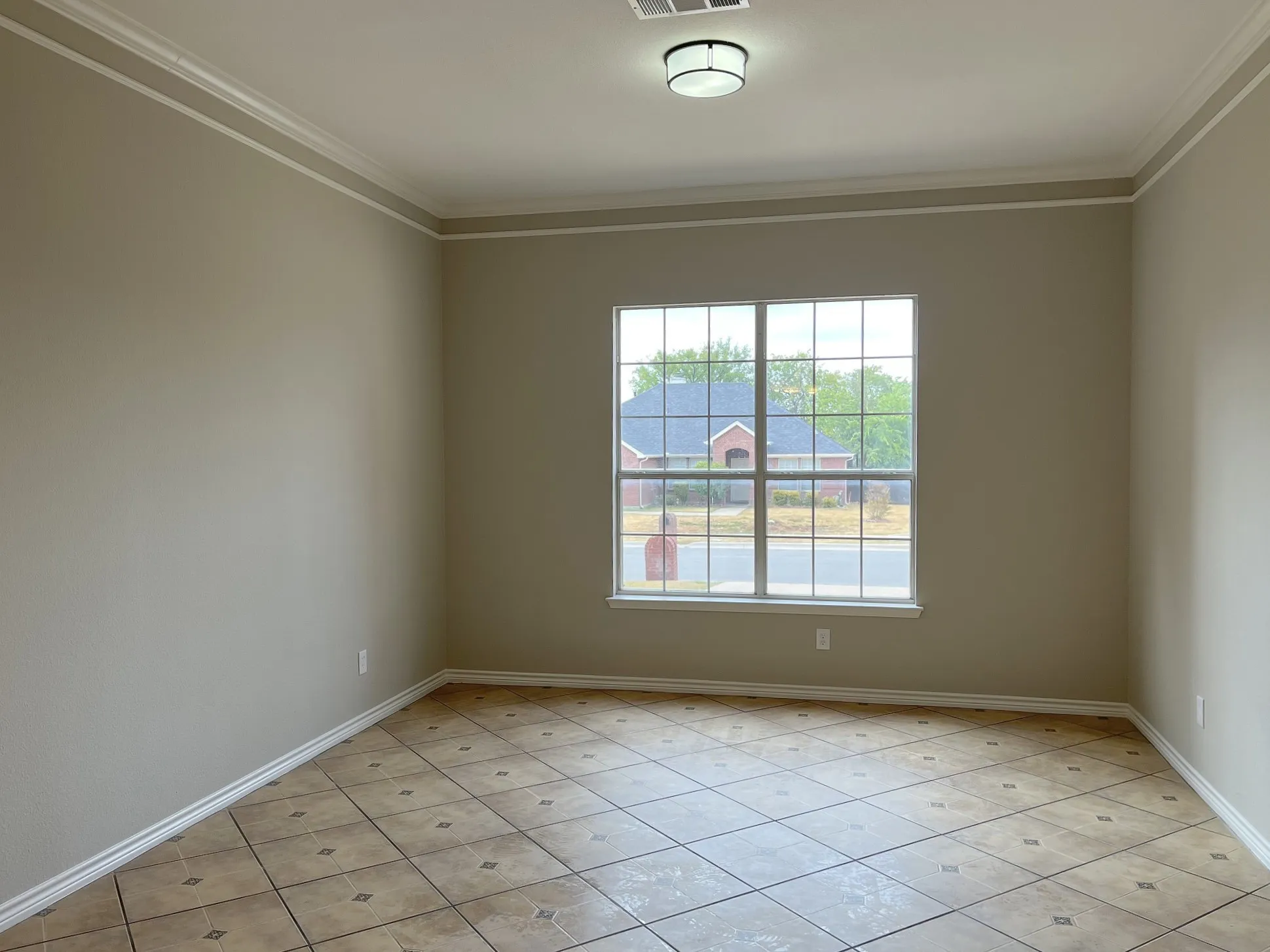 Single Family Residence For Sale in Denton County , 1617 Buena Vista Drive, Denton, Texas 76210, 4 Bedroom, 4 Bathroom, 3 Garage spaces, 3,692 Sqft, built in 2000, mls#21405221, Real Estate Agent in Denton, Homes For Sale in Denton county, Homes For Sale in Denton, Realtor in Denton Texas, Real Estate Brokerage Independent Realty Texas, Luminita Cordes Realtor