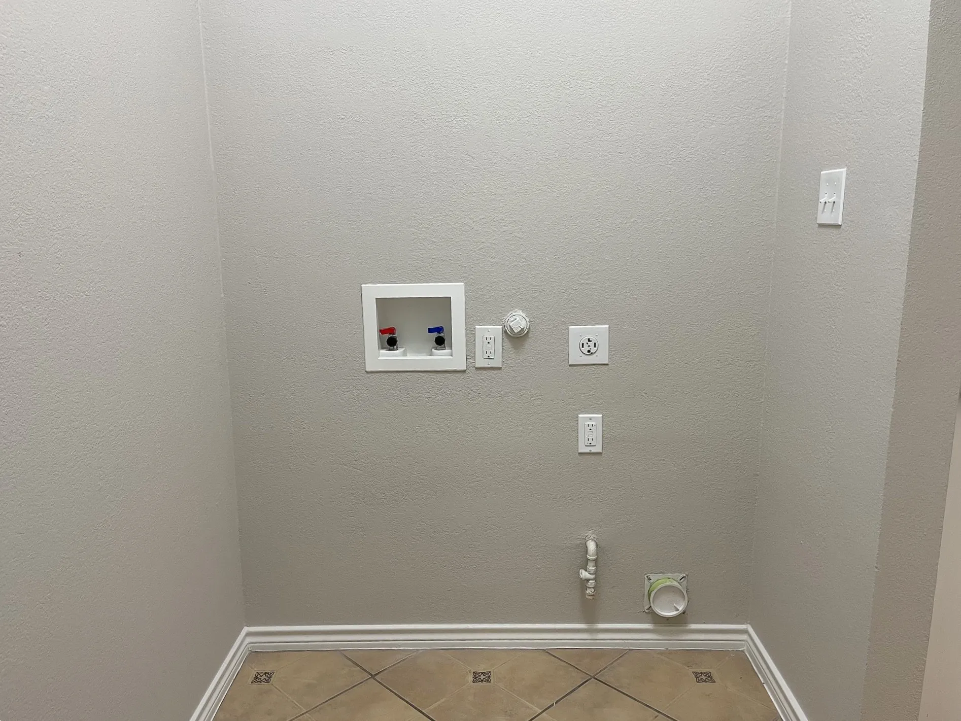 Single Family Residence For Sale in Denton County , 1617 Buena Vista Drive, Denton, Texas 76210, 4 Bedroom, 4 Bathroom, 3 Garage spaces, 3,692 Sqft, built in 2000, mls#21405221, Real Estate Agent in Denton, Homes For Sale in Denton county, Homes For Sale in Denton, Realtor in Denton Texas, Real Estate Brokerage Independent Realty Texas, Luminita Cordes Realtor