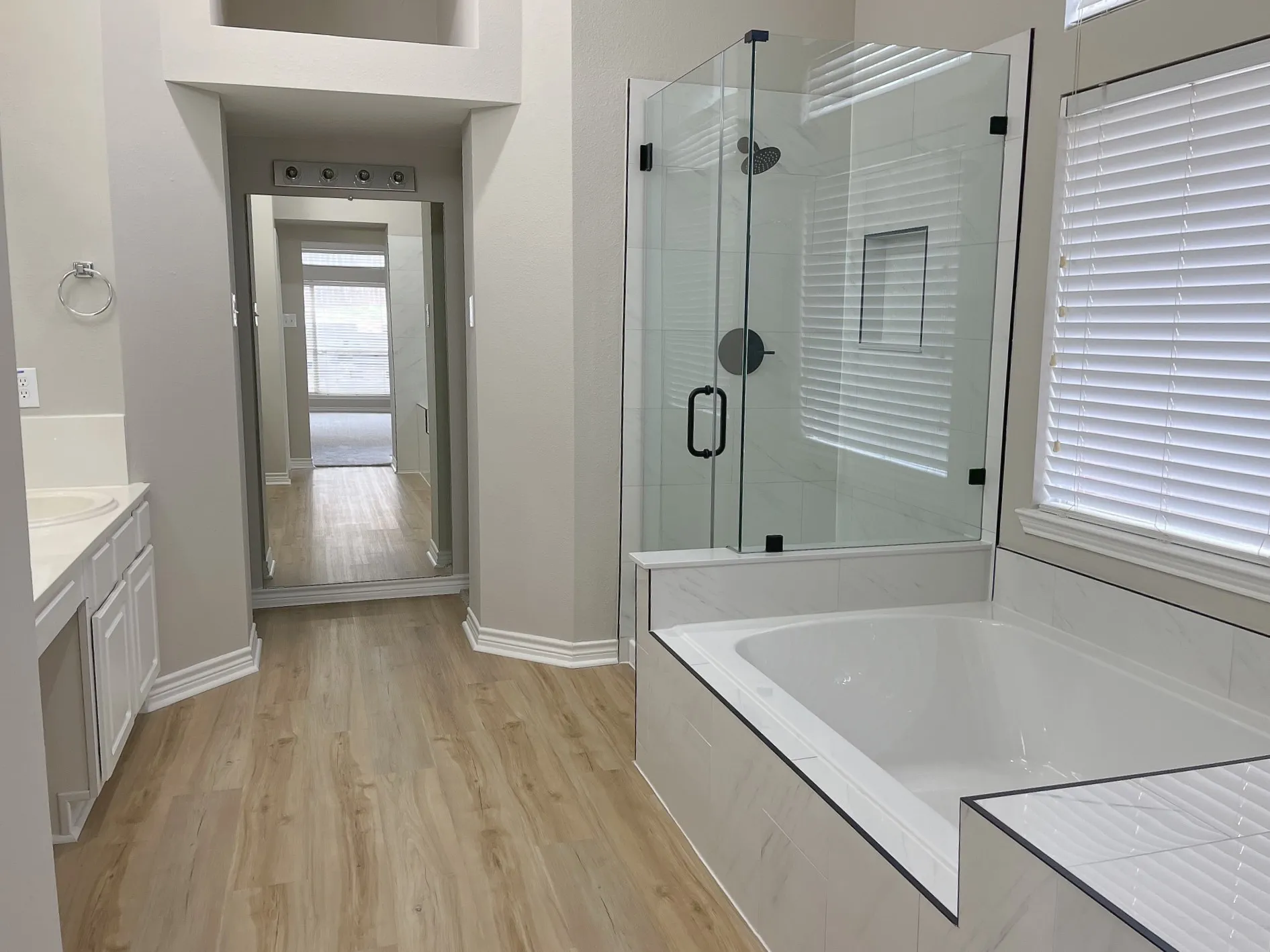 Single Family Residence For Sale in Denton County , 1617 Buena Vista Drive, Denton, Texas 76210, 4 Bedroom, 4 Bathroom, 3 Garage spaces, 3,692 Sqft, built in 2000, mls#21405221, Real Estate Agent in Denton, Homes For Sale in Denton county, Homes For Sale in Denton, Realtor in Denton Texas, Real Estate Brokerage Independent Realty Texas, Luminita Cordes Realtor