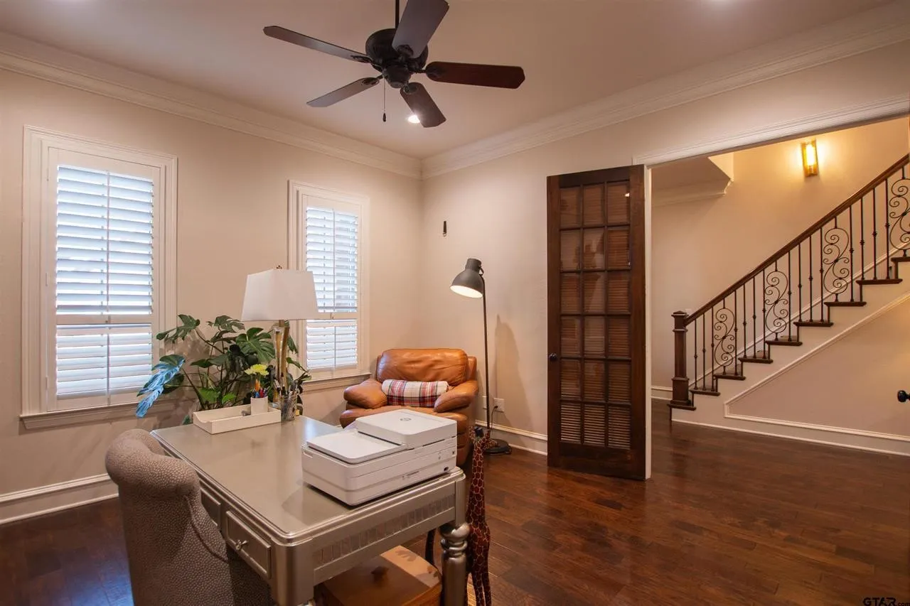 Single Family Residence For Sale in Smith County , 7130 Holly Square Ct., Tyler, Texas 75703, 3 Bedroom, 3 Bathroom, 2 Garage spaces, 2,589 Sqft, built in 2009, mls#21405230, Real Estate Agent in Tyler, Homes For Sale in Smith county, Homes For Sale in Tyler, Realtor in Tyler Texas, Real Estate Brokerage Independent Realty Texas, Luminita Cordes Realtor