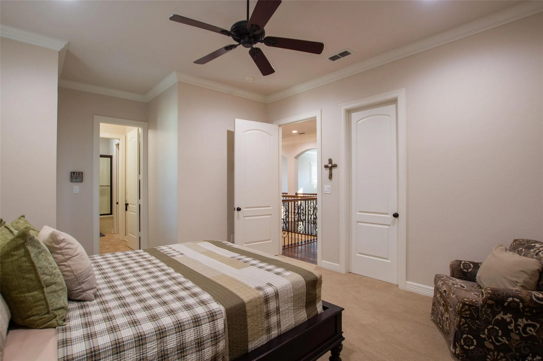 Single Family Residence For Sale in Smith County , 7130 Holly Square Ct., Tyler, Texas 75703, 3 Bedroom, 3 Bathroom, 2 Garage spaces, 2,589 Sqft, built in 2009, mls#21405230, Real Estate Agent in Tyler, Homes For Sale in Smith county, Homes For Sale in Tyler, Realtor in Tyler Texas, Real Estate Brokerage Independent Realty Texas, Luminita Cordes Realtor
