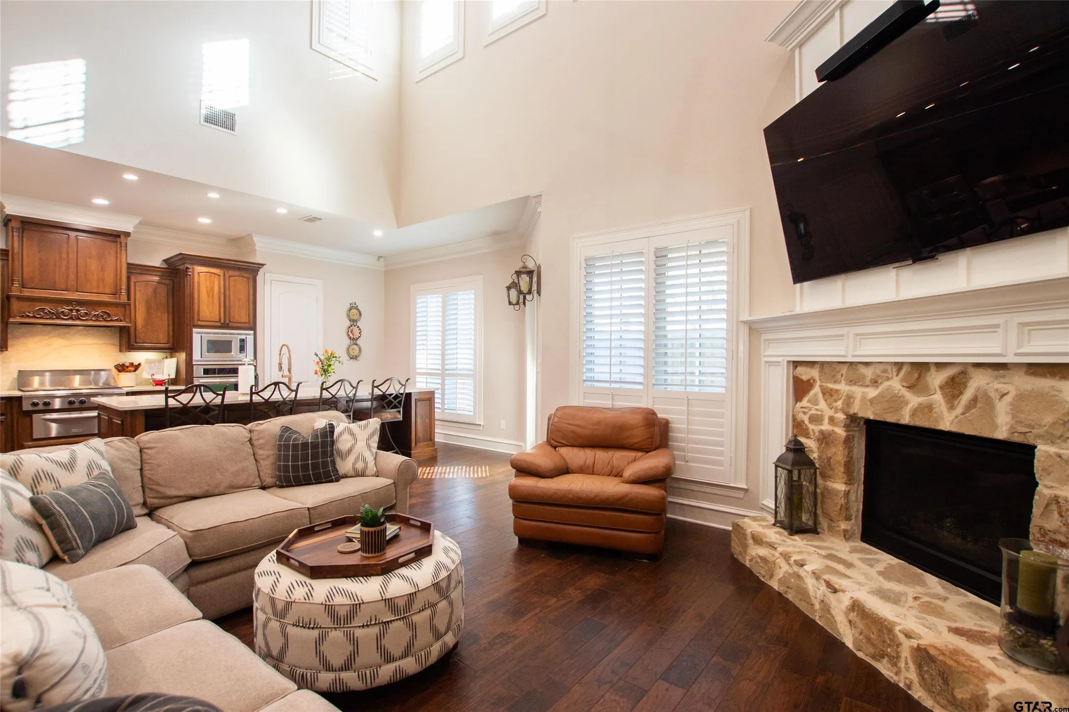 Single Family Residence For Sale in Smith County , 7130 Holly Square Ct., Tyler, Texas 75703, 3 Bedroom, 3 Bathroom, 2 Garage spaces, 2,589 Sqft, built in 2009, mls#21405230, Real Estate Agent in Tyler, Homes For Sale in Smith county, Homes For Sale in Tyler, Realtor in Tyler Texas, Real Estate Brokerage Independent Realty Texas, Luminita Cordes Realtor