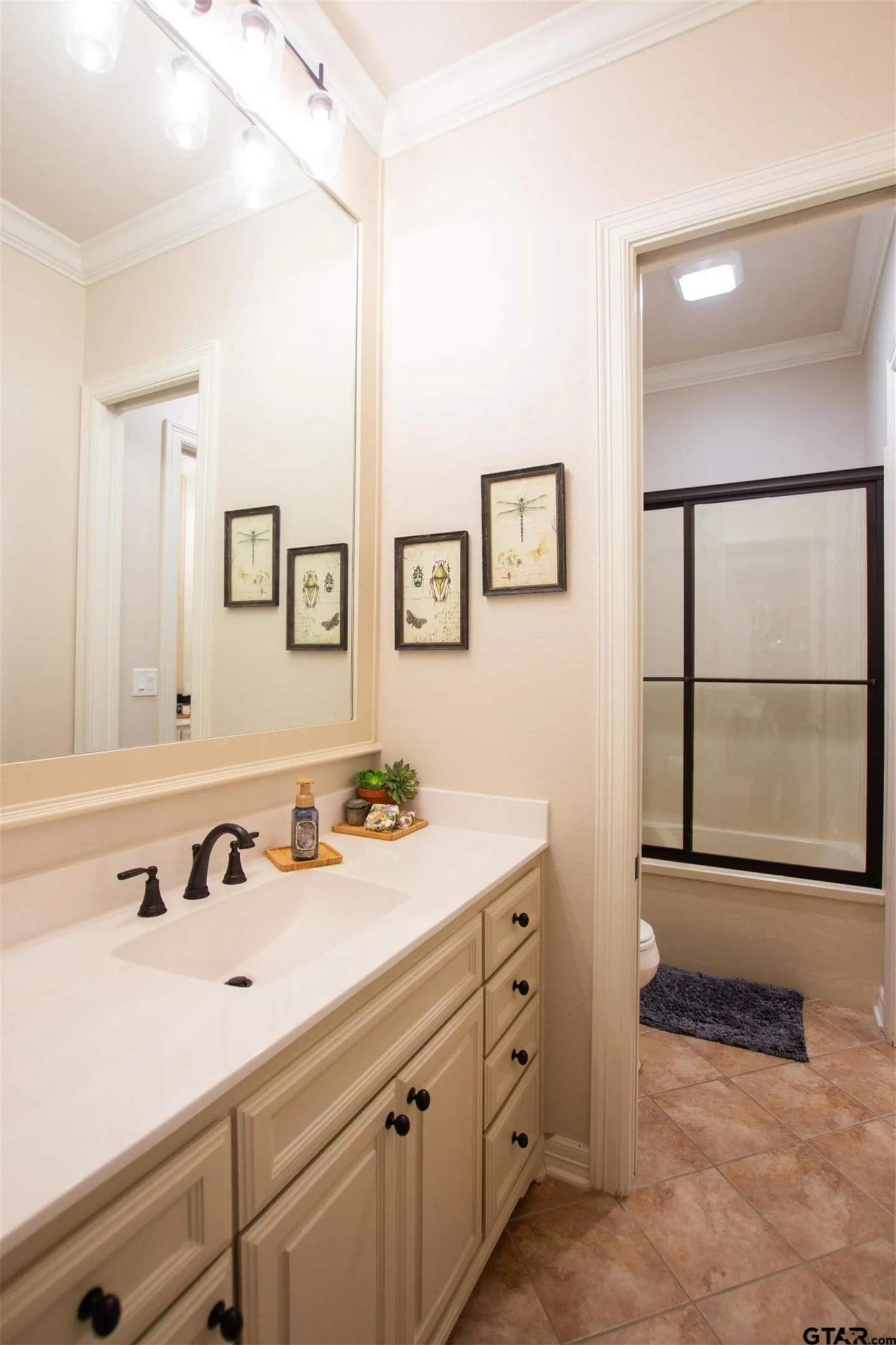 Single Family Residence For Sale in Smith County , 7130 Holly Square Ct., Tyler, Texas 75703, 3 Bedroom, 3 Bathroom, 2 Garage spaces, 2,589 Sqft, built in 2009, mls#21405230, Real Estate Agent in Tyler, Homes For Sale in Smith county, Homes For Sale in Tyler, Realtor in Tyler Texas, Real Estate Brokerage Independent Realty Texas, Luminita Cordes Realtor