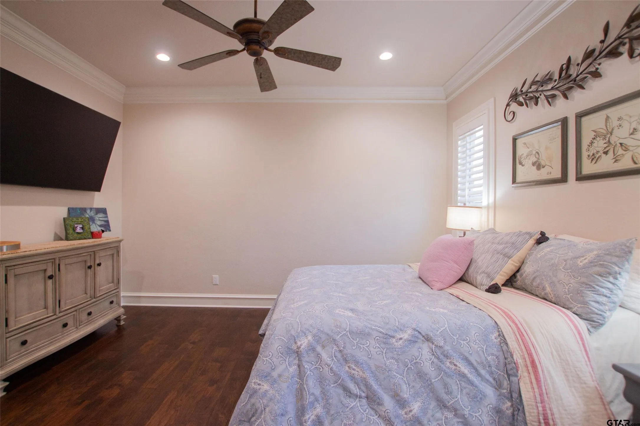 Single Family Residence For Sale in Smith County , 7130 Holly Square Ct., Tyler, Texas 75703, 3 Bedroom, 3 Bathroom, 2 Garage spaces, 2,589 Sqft, built in 2009, mls#21405230, Real Estate Agent in Tyler, Homes For Sale in Smith county, Homes For Sale in Tyler, Realtor in Tyler Texas, Real Estate Brokerage Independent Realty Texas, Luminita Cordes Realtor
