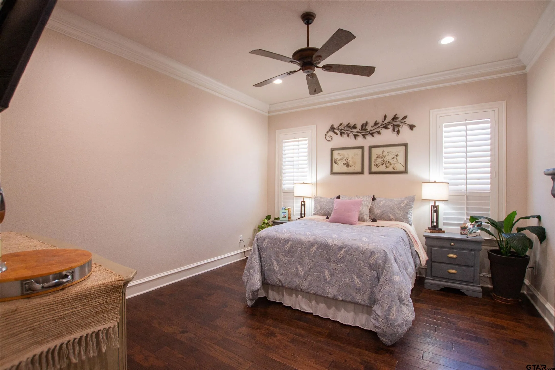Single Family Residence For Sale in Smith County , 7130 Holly Square Ct., Tyler, Texas 75703, 3 Bedroom, 3 Bathroom, 2 Garage spaces, 2,589 Sqft, built in 2009, mls#21405230, Real Estate Agent in Tyler, Homes For Sale in Smith county, Homes For Sale in Tyler, Realtor in Tyler Texas, Real Estate Brokerage Independent Realty Texas, Luminita Cordes Realtor