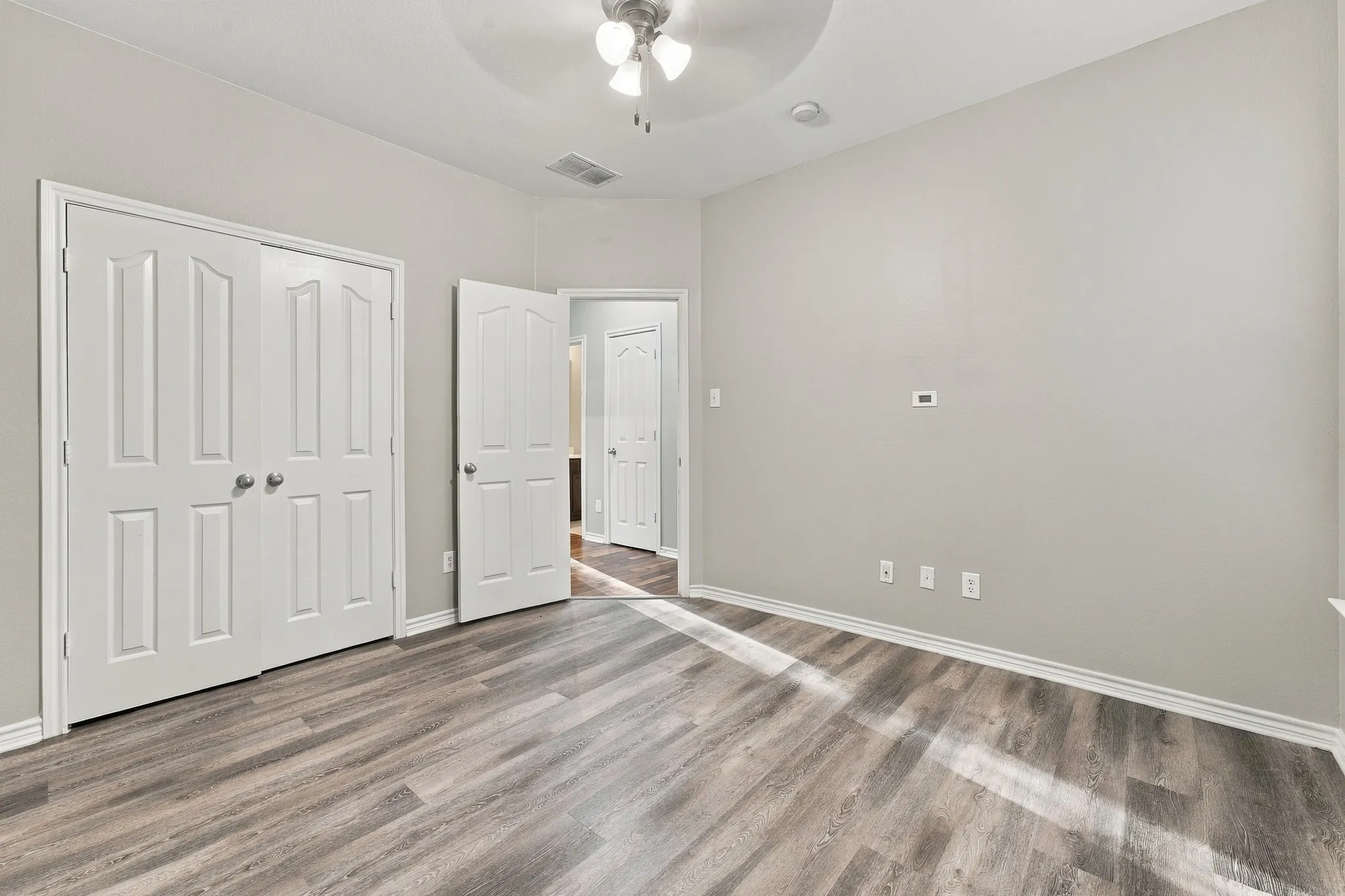 Single Family Residence For Sale in Tarrant County , 3520 Welsh Court, Fort Worth, Texas 76244, 3 Bedroom, 2 Bathroom, 2 Garage spaces, 1,977 Sqft, built in 2007, mls#21403902, Real Estate Agent in Fort Worth, Homes For Sale in Tarrant county, Homes For Sale in Fort Worth, Realtor in Fort Worth Texas, Real Estate Brokerage Independent Realty Texas, Luminita Cordes Realtor