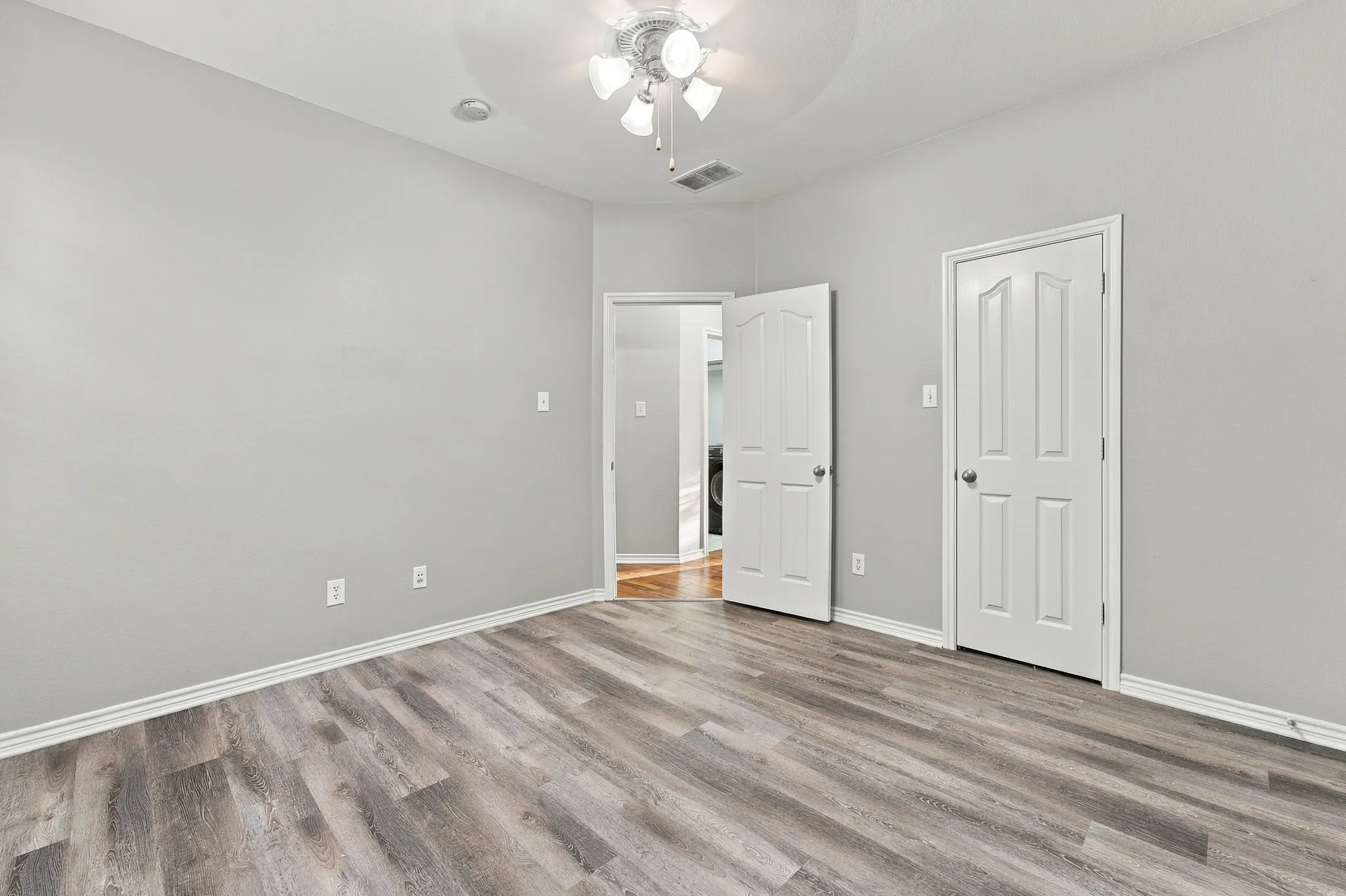 Single Family Residence For Sale in Tarrant County , 3520 Welsh Court, Fort Worth, Texas 76244, 3 Bedroom, 2 Bathroom, 2 Garage spaces, 1,977 Sqft, built in 2007, mls#21403902, Real Estate Agent in Fort Worth, Homes For Sale in Tarrant county, Homes For Sale in Fort Worth, Realtor in Fort Worth Texas, Real Estate Brokerage Independent Realty Texas, Luminita Cordes Realtor