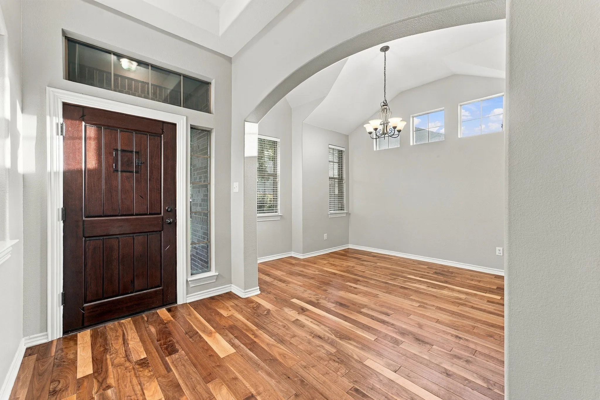 Single Family Residence For Sale in Tarrant County , 3520 Welsh Court, Fort Worth, Texas 76244, 3 Bedroom, 2 Bathroom, 2 Garage spaces, 1,977 Sqft, built in 2007, mls#21403902, Real Estate Agent in Fort Worth, Homes For Sale in Tarrant county, Homes For Sale in Fort Worth, Realtor in Fort Worth Texas, Real Estate Brokerage Independent Realty Texas, Luminita Cordes Realtor