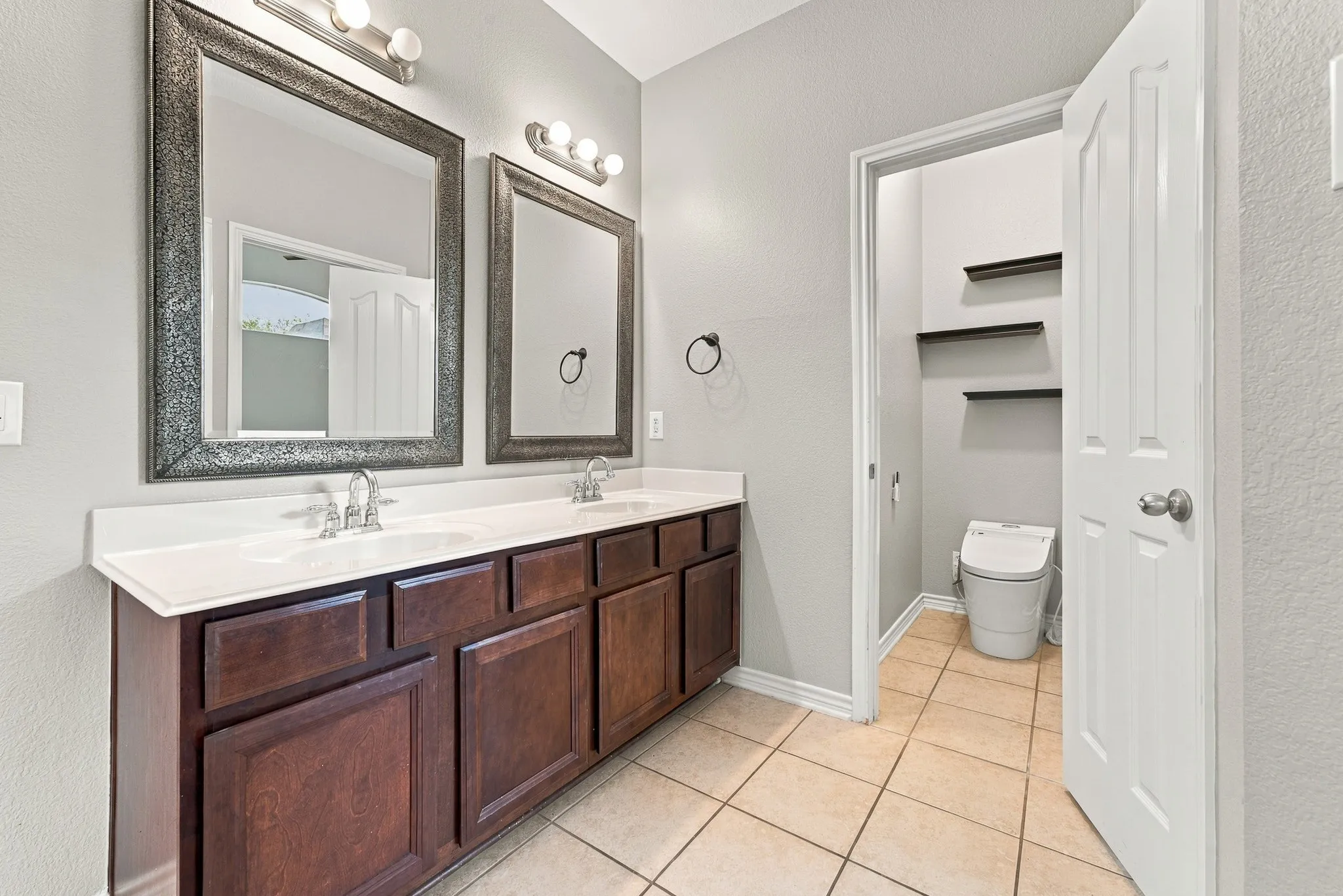 Single Family Residence For Sale in Tarrant County , 3520 Welsh Court, Fort Worth, Texas 76244, 3 Bedroom, 2 Bathroom, 2 Garage spaces, 1,977 Sqft, built in 2007, mls#21403902, Real Estate Agent in Fort Worth, Homes For Sale in Tarrant county, Homes For Sale in Fort Worth, Realtor in Fort Worth Texas, Real Estate Brokerage Independent Realty Texas, Luminita Cordes Realtor