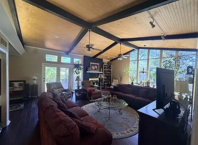 Single Family Residence For Sale in Smith County , 1205 Lake Cross Road, Hideaway, Texas 75771, 3 Bedroom, 3 Bathroom, 3 Garage spaces, 2,954 Sqft, built in 1971, mls#21404980, Real Estate Agent in Hideaway, Homes For Sale in Smith county, Homes For Sale in Hideaway, Realtor in Hideaway Texas, Real Estate Brokerage Independent Realty Texas, Luminita Cordes Realtor
