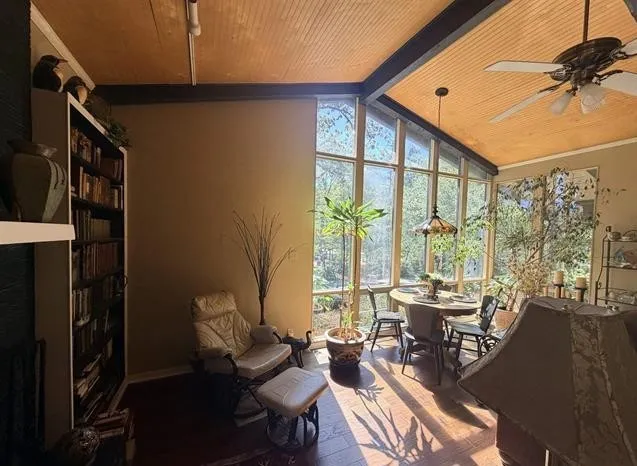 Single Family Residence For Sale in Smith County , 1205 Lake Cross Road, Hideaway, Texas 75771, 3 Bedroom, 3 Bathroom, 3 Garage spaces, 2,954 Sqft, built in 1971, mls#21404980, Real Estate Agent in Hideaway, Homes For Sale in Smith county, Homes For Sale in Hideaway, Realtor in Hideaway Texas, Real Estate Brokerage Independent Realty Texas, Luminita Cordes Realtor