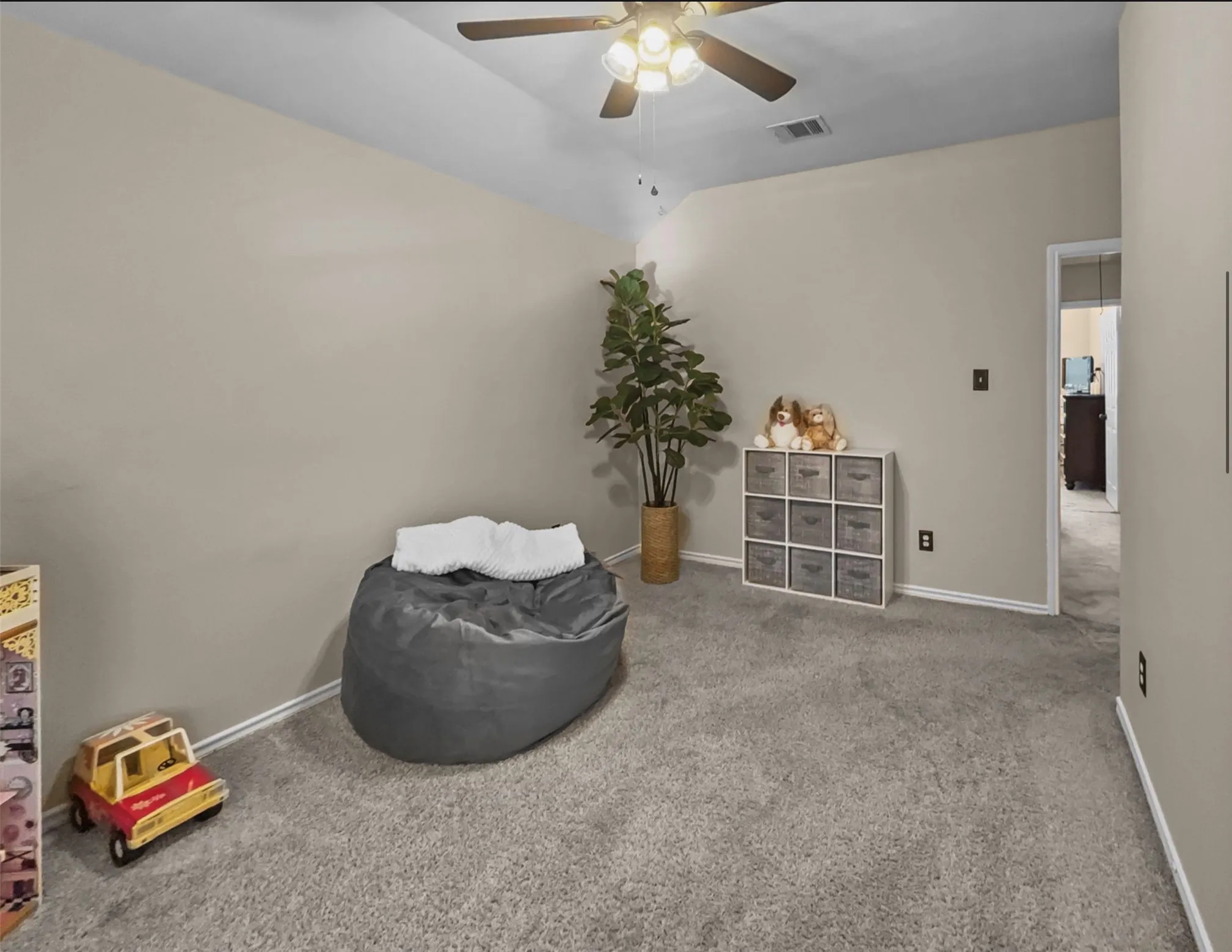 Single Family Residence For Sale in Collin County , 8600 La Quinta Lane, Mc Kinney, Texas 75070, 4 Bedroom, 3 Bathroom, 2 Garage spaces, 2,765 Sqft, built in 2004, mls#21403366, Real Estate Agent in Mc Kinney, Homes For Sale in Collin county, Homes For Sale in Mc Kinney, Realtor in Mc Kinney Texas, Real Estate Brokerage Independent Realty Texas, Luminita Cordes Realtor