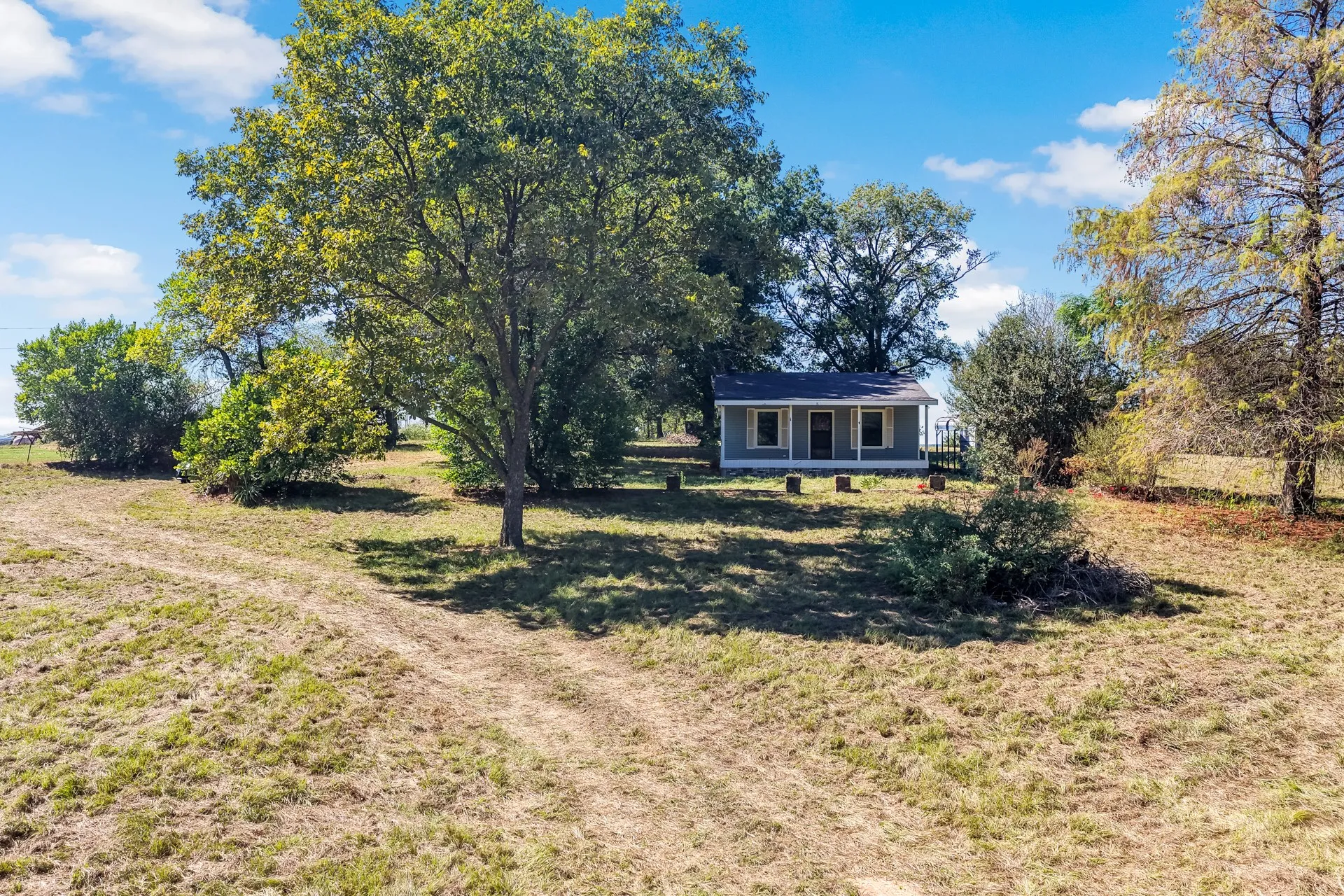 Single Family Residence For Sale in Upshur County , 6157 Fm 556, Gilmer, Texas 75644, 3 Bedroom, 1 Bathroom, Garage spaces, 1,690 Sqft, built in 1996, mls#21405233, Real Estate Agent in Gilmer, Homes For Sale in Upshur county, Homes For Sale in Gilmer, Realtor in Gilmer Texas, Real Estate Brokerage Independent Realty Texas, Luminita Cordes Realtor