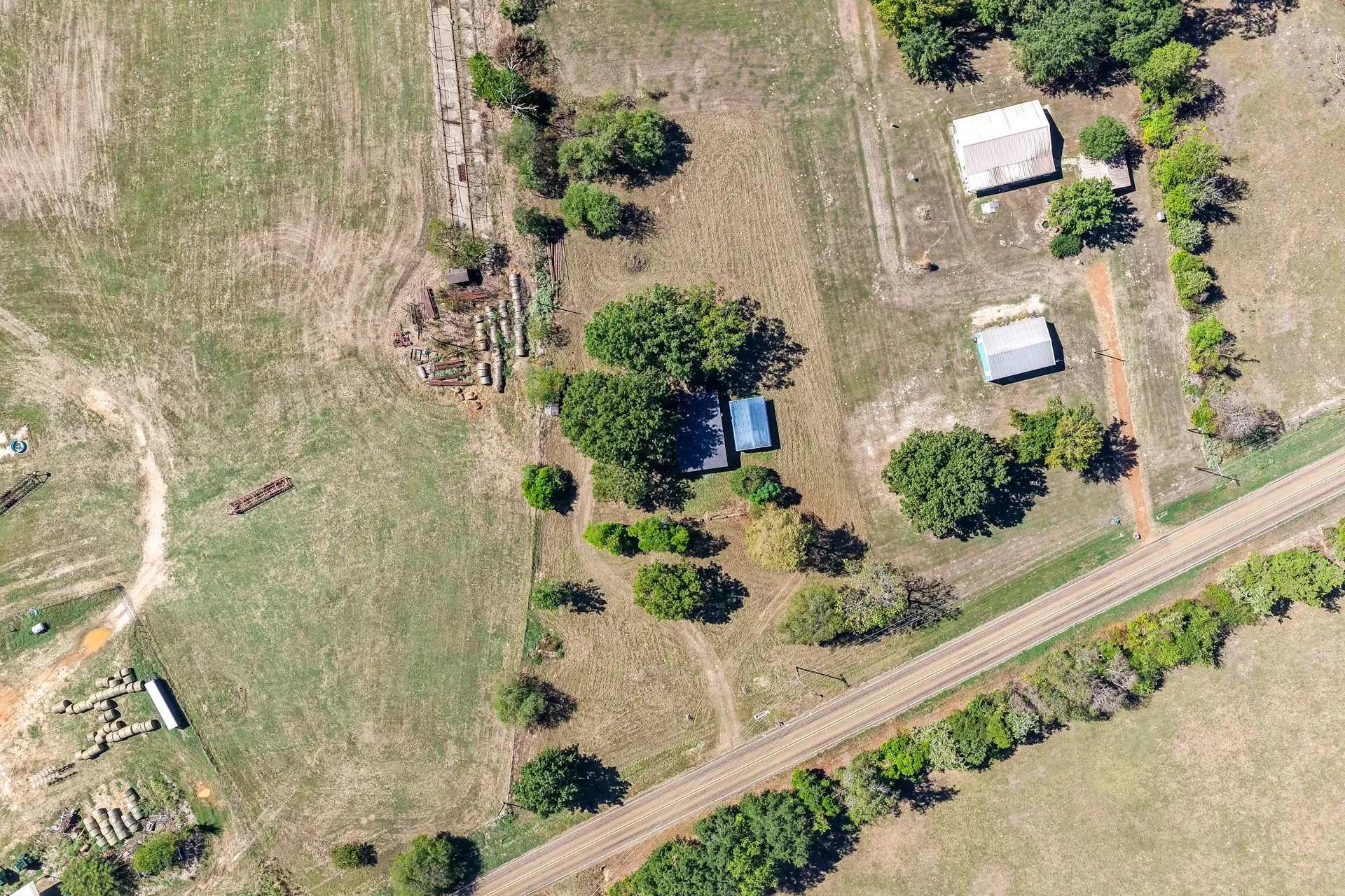 Single Family Residence For Sale in Upshur County , 6157 Fm 556, Gilmer, Texas 75644, 3 Bedroom, 1 Bathroom, Garage spaces, 1,690 Sqft, built in 1996, mls#21405233, Real Estate Agent in Gilmer, Homes For Sale in Upshur county, Homes For Sale in Gilmer, Realtor in Gilmer Texas, Real Estate Brokerage Independent Realty Texas, Luminita Cordes Realtor