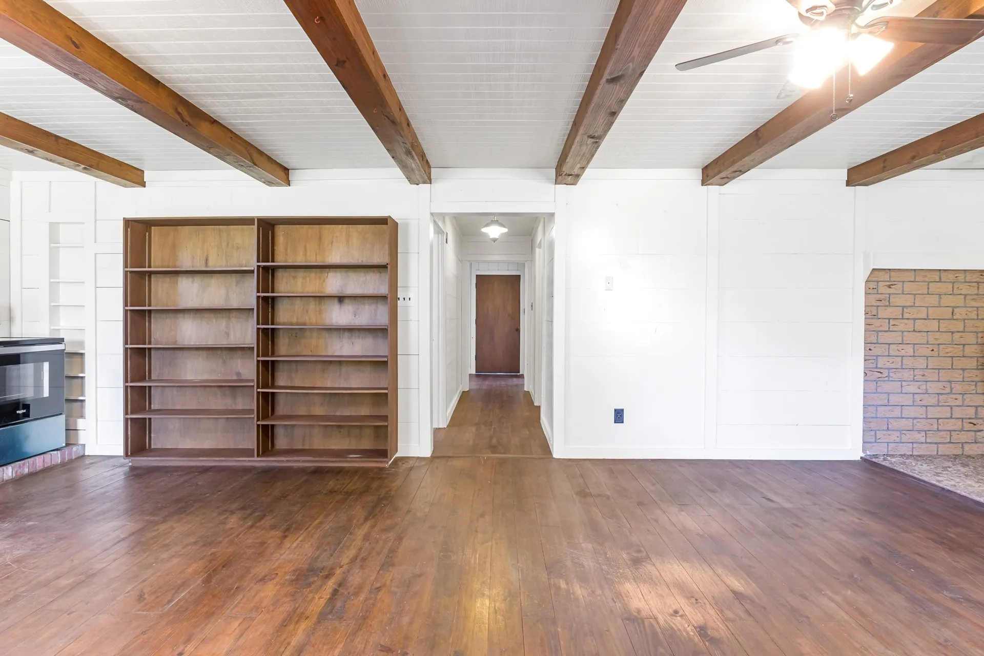 Single Family Residence For Sale in Upshur County , 6157 Fm 556, Gilmer, Texas 75644, 3 Bedroom, 1 Bathroom, Garage spaces, 1,690 Sqft, built in 1996, mls#21405233, Real Estate Agent in Gilmer, Homes For Sale in Upshur county, Homes For Sale in Gilmer, Realtor in Gilmer Texas, Real Estate Brokerage Independent Realty Texas, Luminita Cordes Realtor