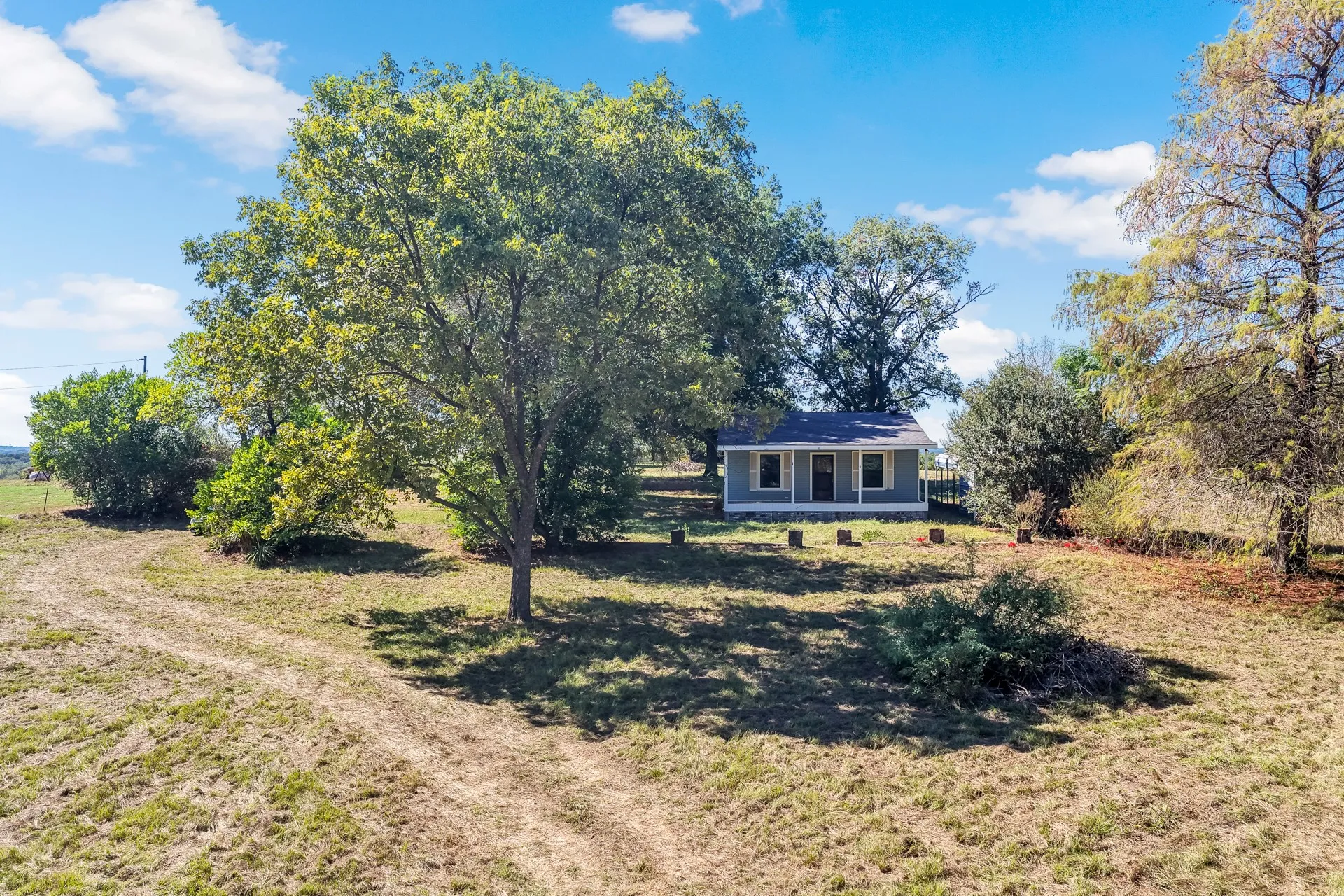 Single Family Residence For Sale in Upshur County , 6157 Fm 556, Gilmer, Texas 75644, 3 Bedroom, 1 Bathroom, Garage spaces, 1,690 Sqft, built in 1996, mls#21405233, Real Estate Agent in Gilmer, Homes For Sale in Upshur county, Homes For Sale in Gilmer, Realtor in Gilmer Texas, Real Estate Brokerage Independent Realty Texas, Luminita Cordes Realtor