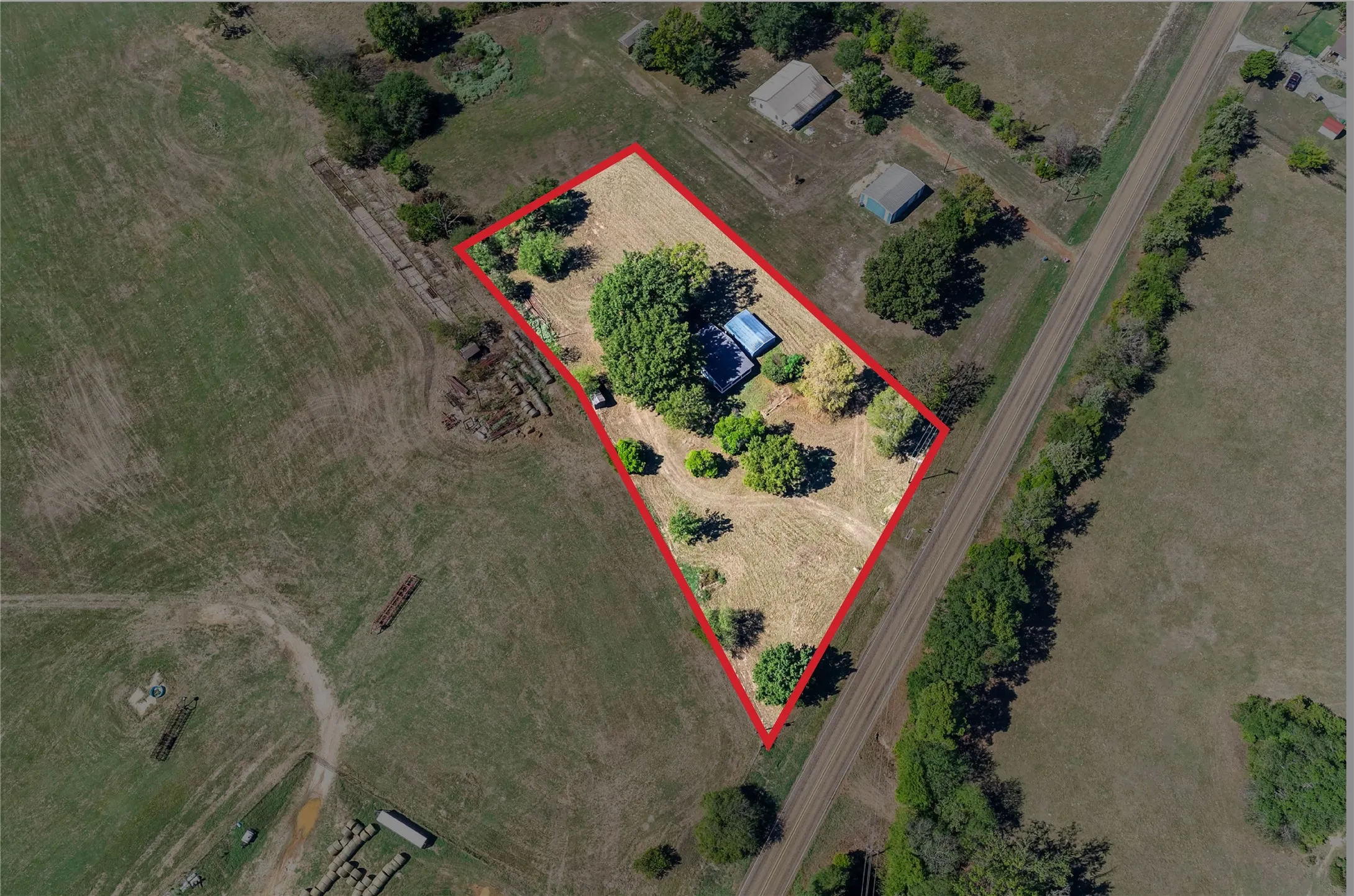 Single Family Residence For Sale in Upshur County , 6157 Fm 556, Gilmer, Texas 75644, 3 Bedroom, 1 Bathroom, Garage spaces, 1,690 Sqft, built in 1996, mls#21405233, Real Estate Agent in Gilmer, Homes For Sale in Upshur county, Homes For Sale in Gilmer, Realtor in Gilmer Texas, Real Estate Brokerage Independent Realty Texas, Luminita Cordes Realtor