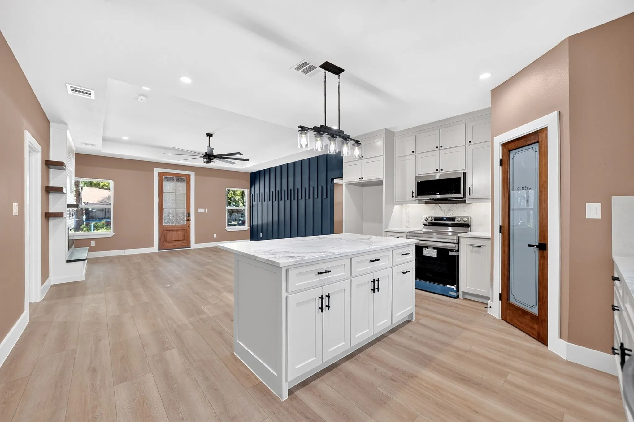 Single Family Residence For Sale in Hunt County , 203 Seagrove Lane, Quinlan, Texas 75474, 3 Bedroom, 2 Bathroom, Garage spaces, 1,500 Sqft, built in 2026, mls#21403181, Real Estate Agent in Quinlan, Homes For Sale in Hunt county, Homes For Sale in Quinlan, Realtor in Quinlan Texas, Real Estate Brokerage Independent Realty Texas, Luminita Cordes Realtor