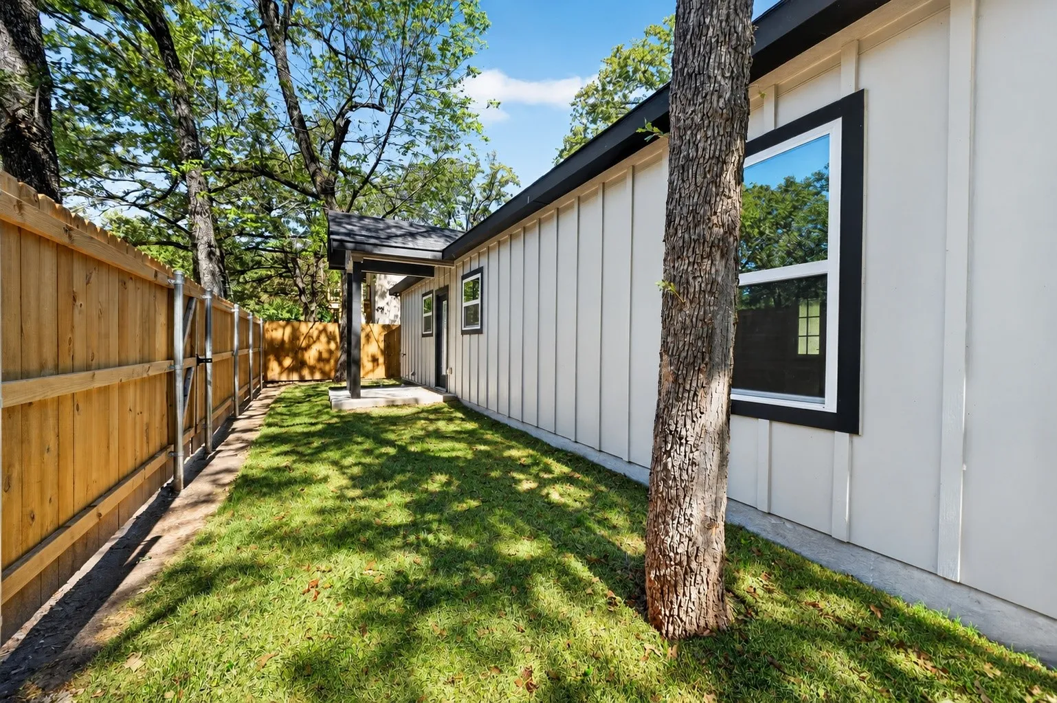 Single Family Residence For Sale in Hunt County , 203 Seagrove Lane, Quinlan, Texas 75474, 3 Bedroom, 2 Bathroom, Garage spaces, 1,500 Sqft, built in 2026, mls#21403181, Real Estate Agent in Quinlan, Homes For Sale in Hunt county, Homes For Sale in Quinlan, Realtor in Quinlan Texas, Real Estate Brokerage Independent Realty Texas, Luminita Cordes Realtor