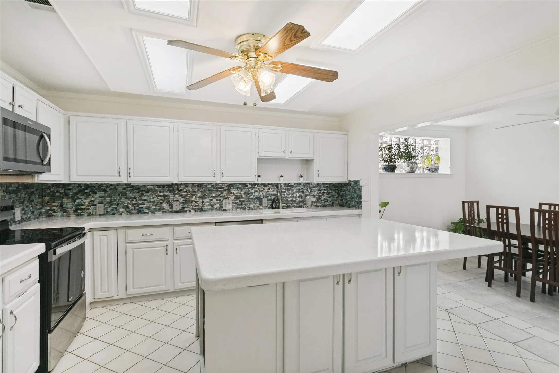 Single Family Residence For Sale in Collin County , 3908 Denham Way, Plano, Texas 75023, 4 Bedroom, 3 Bathroom, 2 Garage spaces, 2,637 Sqft, built in 1984, mls#21405245, Real Estate Agent in Plano, Homes For Sale in Collin county, Homes For Sale in Plano, Realtor in Plano Texas, Real Estate Brokerage Independent Realty Texas, Luminita Cordes Realtor