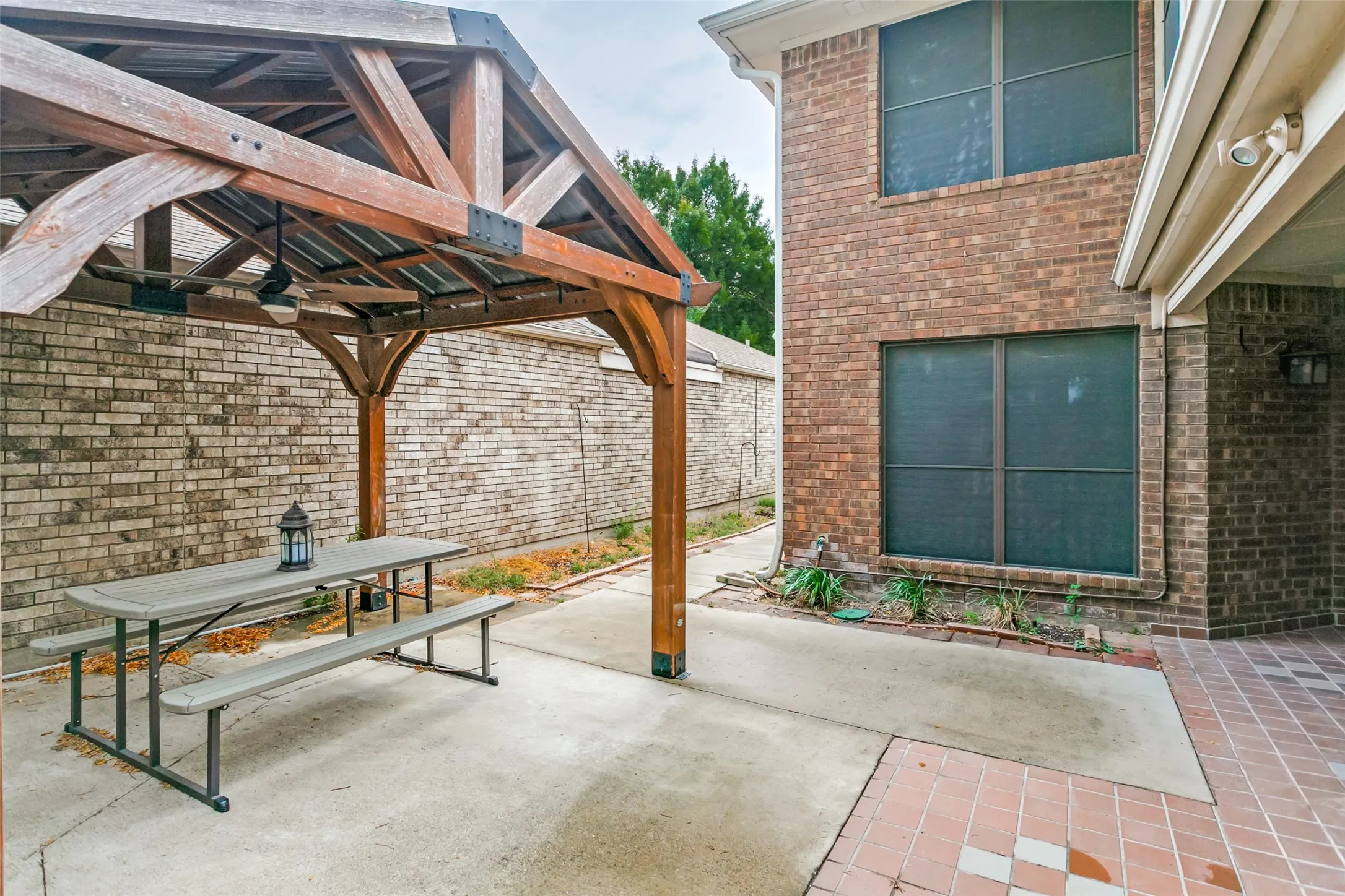 Single Family Residence For Sale in Collin County , 3908 Denham Way, Plano, Texas 75023, 4 Bedroom, 3 Bathroom, 2 Garage spaces, 2,637 Sqft, built in 1984, mls#21405245, Real Estate Agent in Plano, Homes For Sale in Collin county, Homes For Sale in Plano, Realtor in Plano Texas, Real Estate Brokerage Independent Realty Texas, Luminita Cordes Realtor