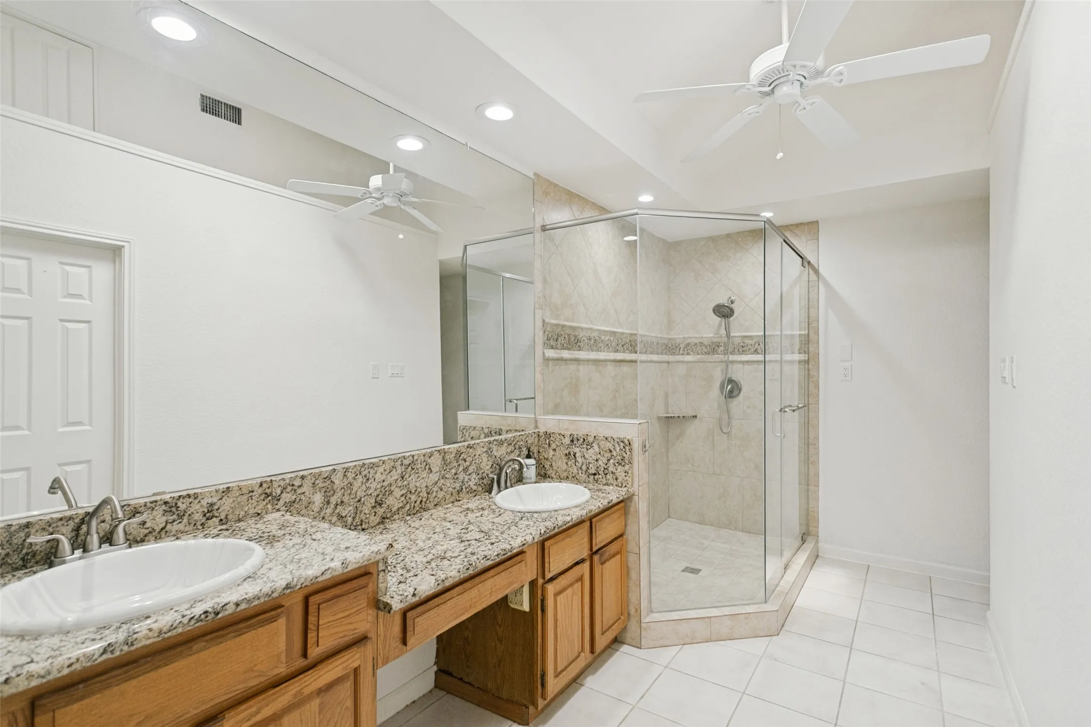 Single Family Residence For Sale in Collin County , 3908 Denham Way, Plano, Texas 75023, 4 Bedroom, 3 Bathroom, 2 Garage spaces, 2,637 Sqft, built in 1984, mls#21405245, Real Estate Agent in Plano, Homes For Sale in Collin county, Homes For Sale in Plano, Realtor in Plano Texas, Real Estate Brokerage Independent Realty Texas, Luminita Cordes Realtor