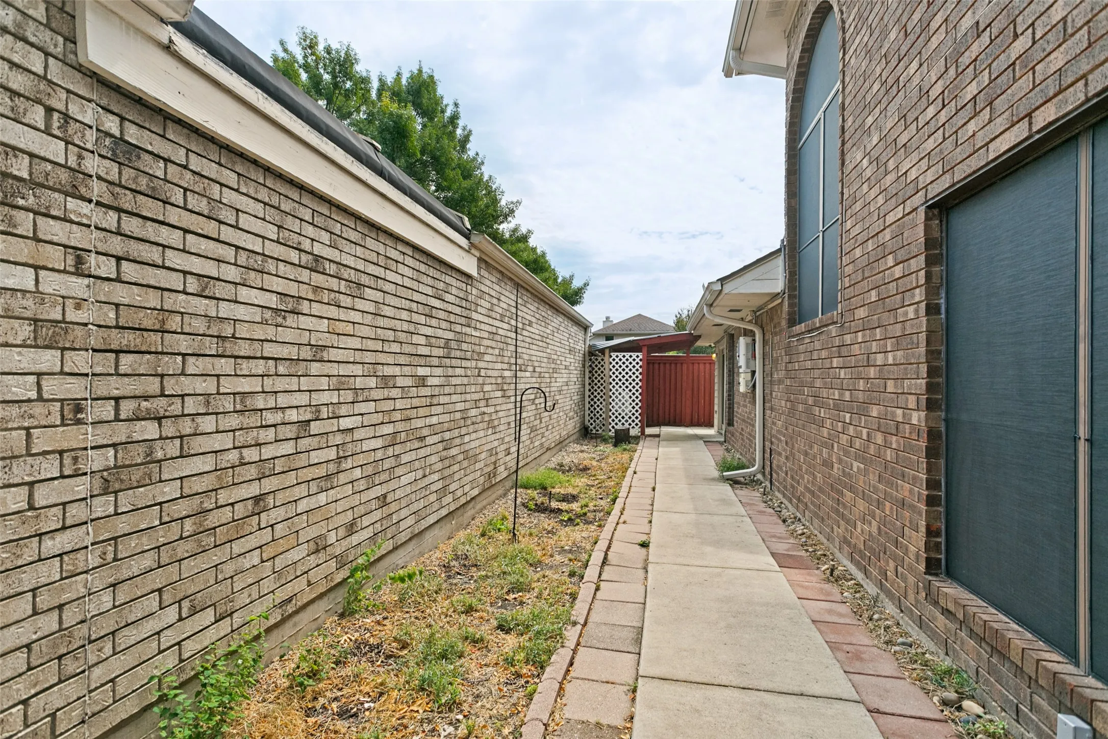 Single Family Residence For Sale in Collin County , 3908 Denham Way, Plano, Texas 75023, 4 Bedroom, 3 Bathroom, 2 Garage spaces, 2,637 Sqft, built in 1984, mls#21405245, Real Estate Agent in Plano, Homes For Sale in Collin county, Homes For Sale in Plano, Realtor in Plano Texas, Real Estate Brokerage Independent Realty Texas, Luminita Cordes Realtor