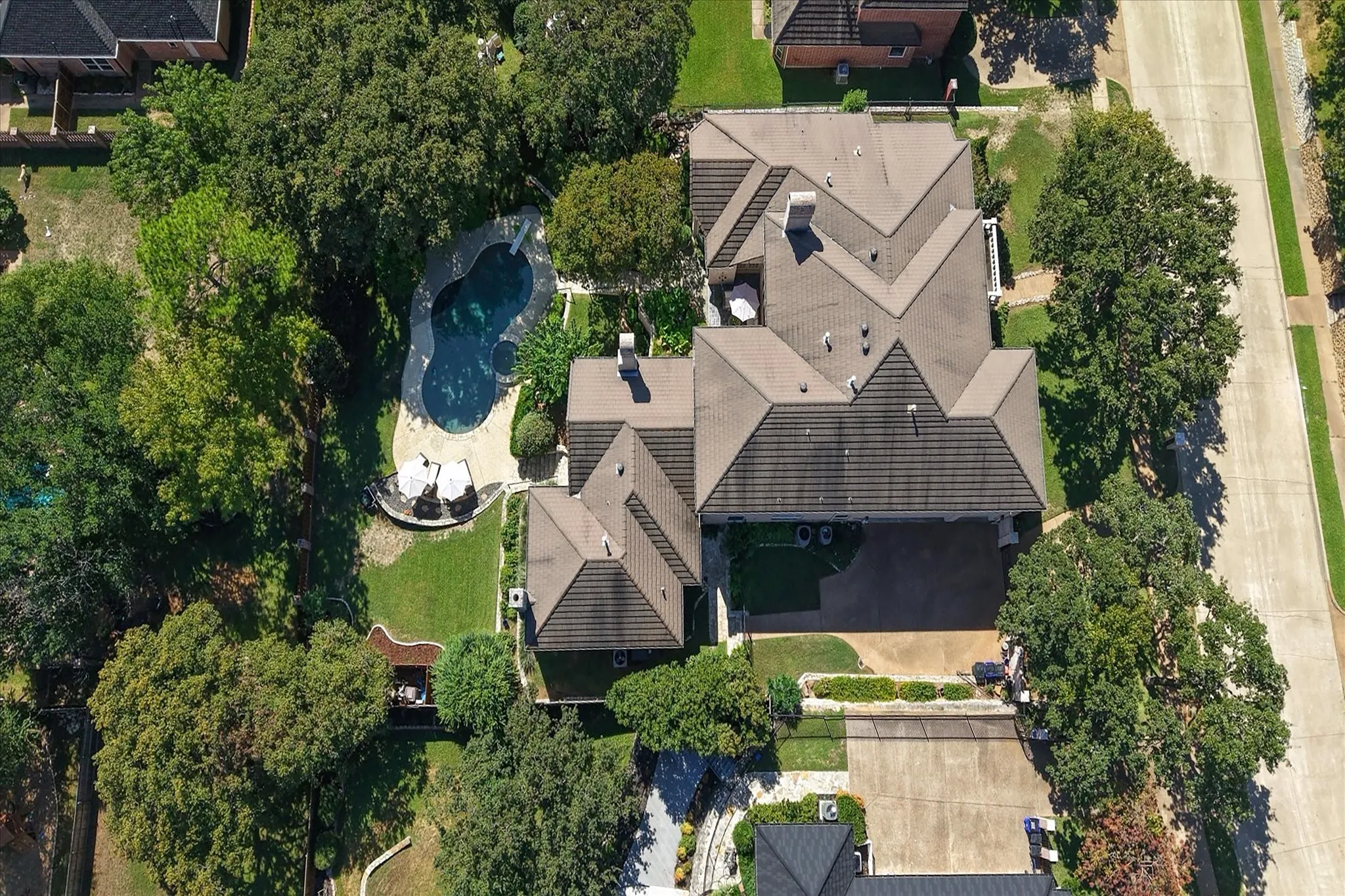 Single Family Residence For Sale in Tarrant County , 4813 W Cranbrook Drive, Colleyville, Texas 76034, 4 Bedroom, 5 Bathroom, 3 Garage spaces, 6,590 Sqft, built in 1994, mls#21387482, Real Estate Agent in Colleyville, Homes For Sale in Tarrant county, Homes For Sale in Colleyville, Realtor in Colleyville Texas, Real Estate Brokerage Independent Realty Texas, Luminita Cordes Realtor