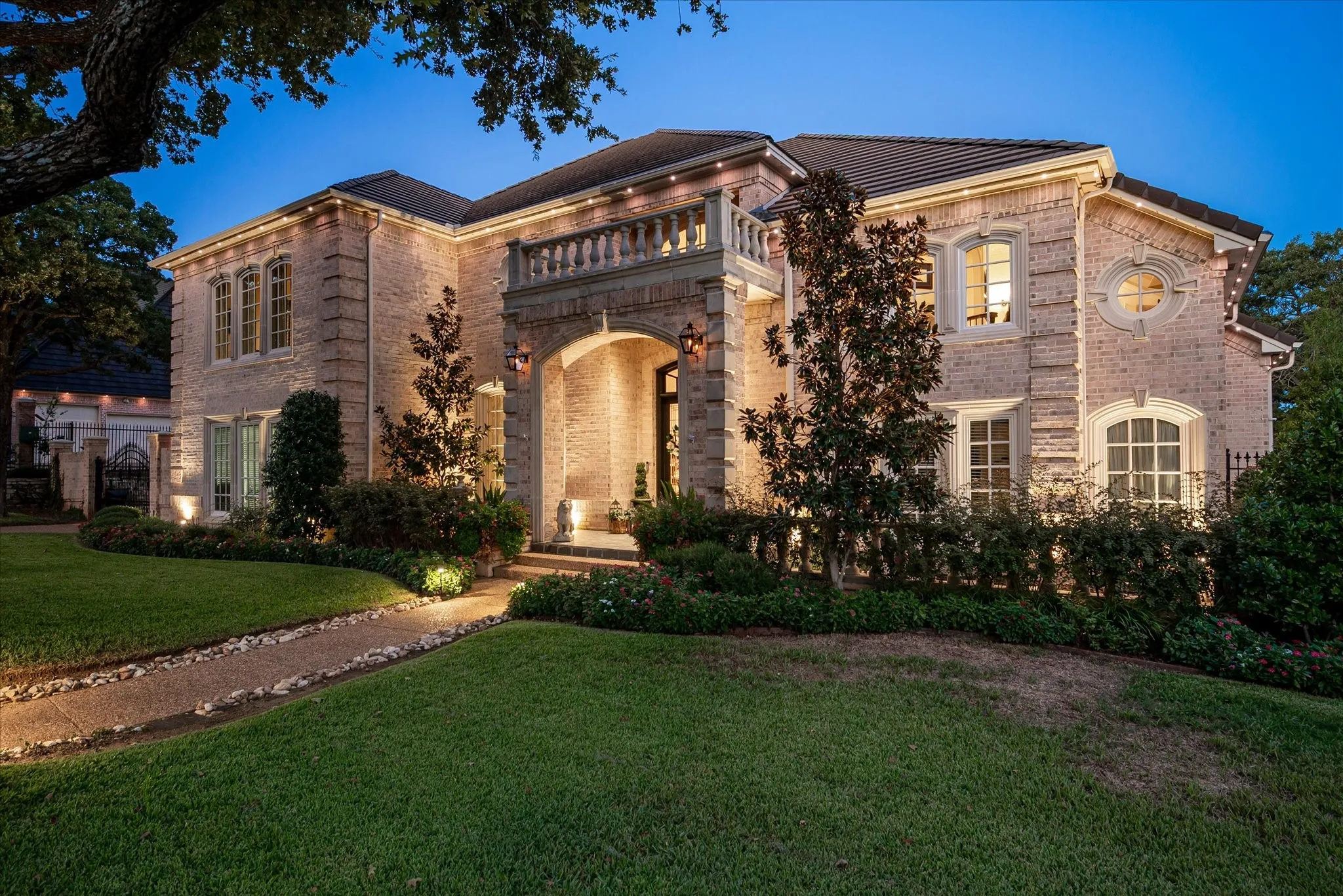 Single Family Residence For Sale in Tarrant County , 4813 W Cranbrook Drive, Colleyville, Texas 76034, 4 Bedroom, 5 Bathroom, 3 Garage spaces, 6,590 Sqft, built in 1994, mls#21387482, Real Estate Agent in Colleyville, Homes For Sale in Tarrant county, Homes For Sale in Colleyville, Realtor in Colleyville Texas, Real Estate Brokerage Independent Realty Texas, Luminita Cordes Realtor